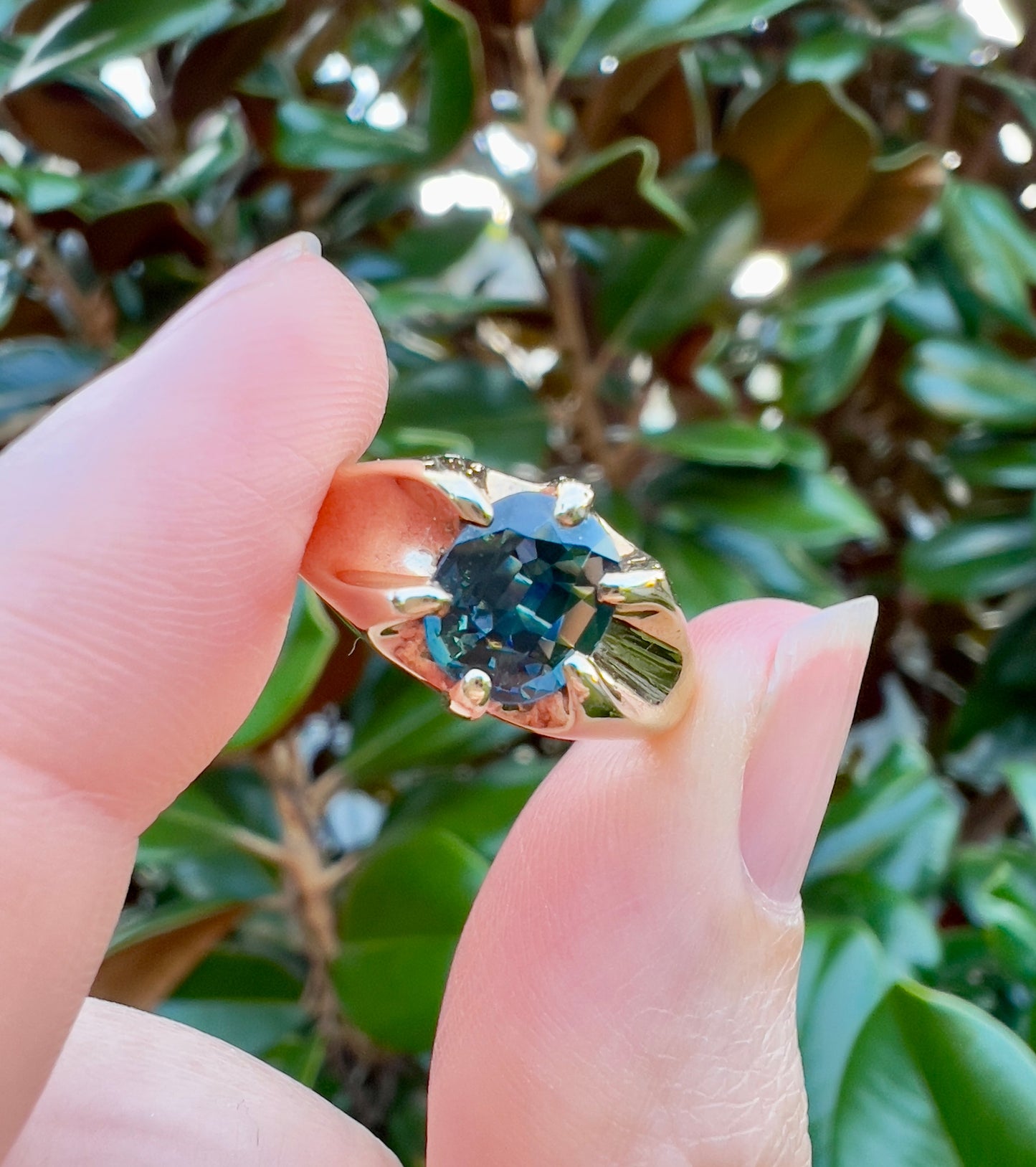 Vintage teal sapphire and 9ct gold ring Hudsons Estate Jewellery