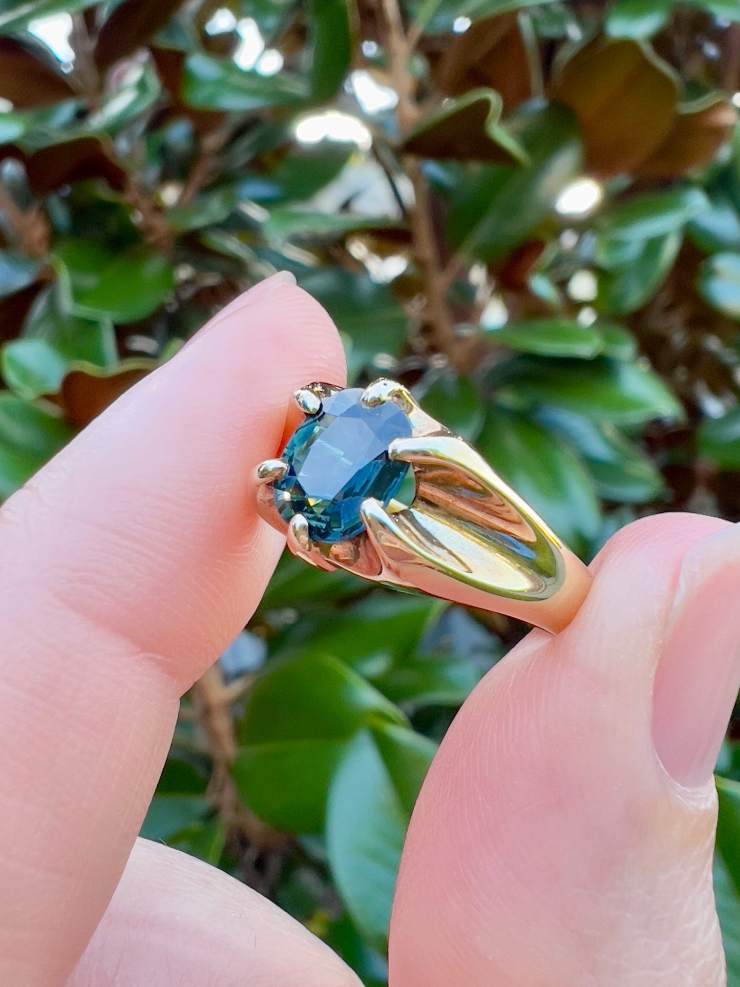 Vintage teal sapphire and 9ct gold ring Hudsons Estate Jewellery