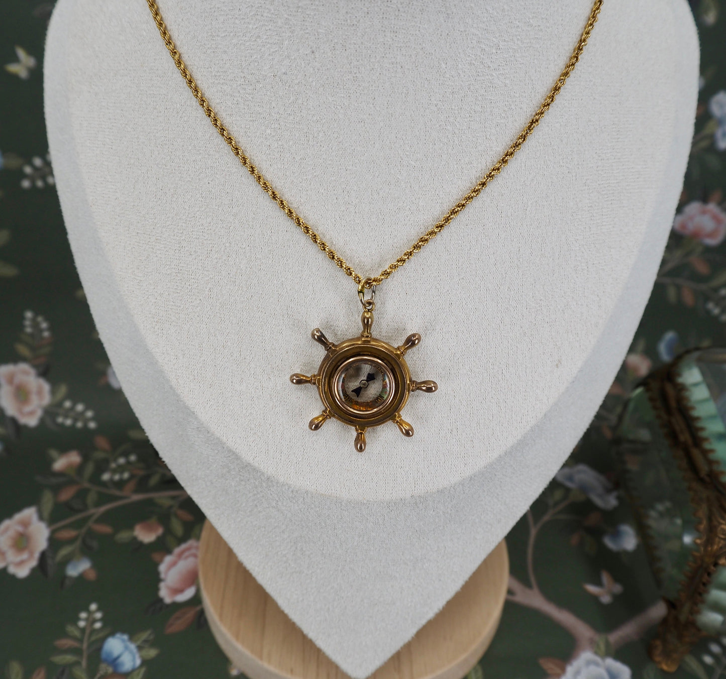 Edwardian 9ct yellow gold compass pendant Hudsons Estate Jewellery