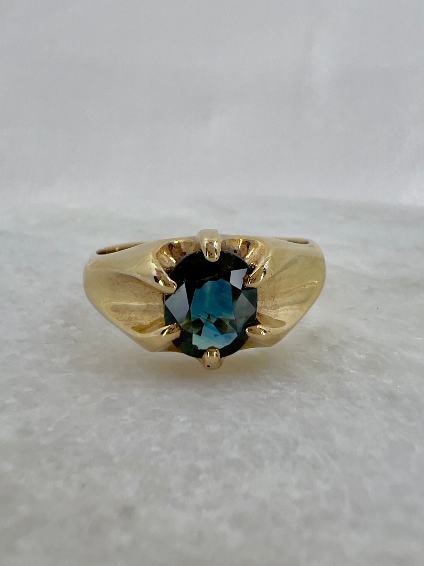 Vintage teal sapphire and 9ct gold ring Hudsons Estate Jewellery