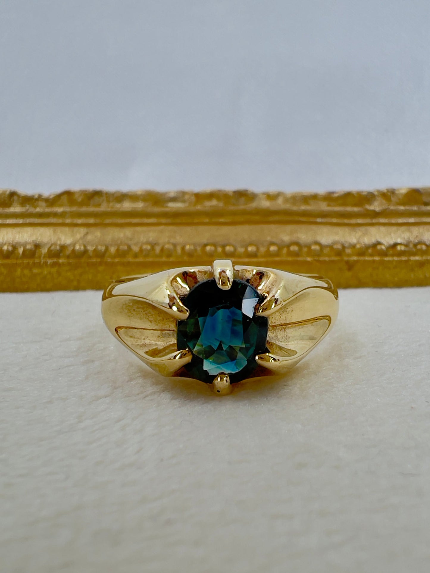 Vintage teal sapphire and 9ct gold ring Hudsons Estate Jewellery
