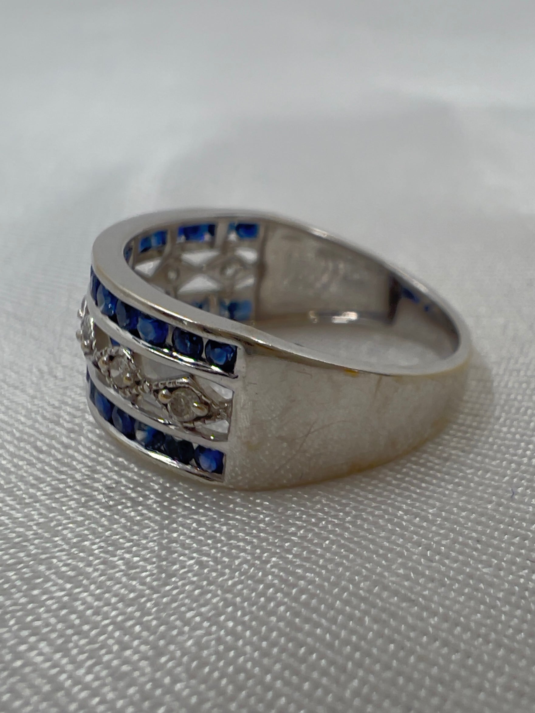 Sapphire & diamond ring in 18ct white gold Hudsons Estate Jewellery