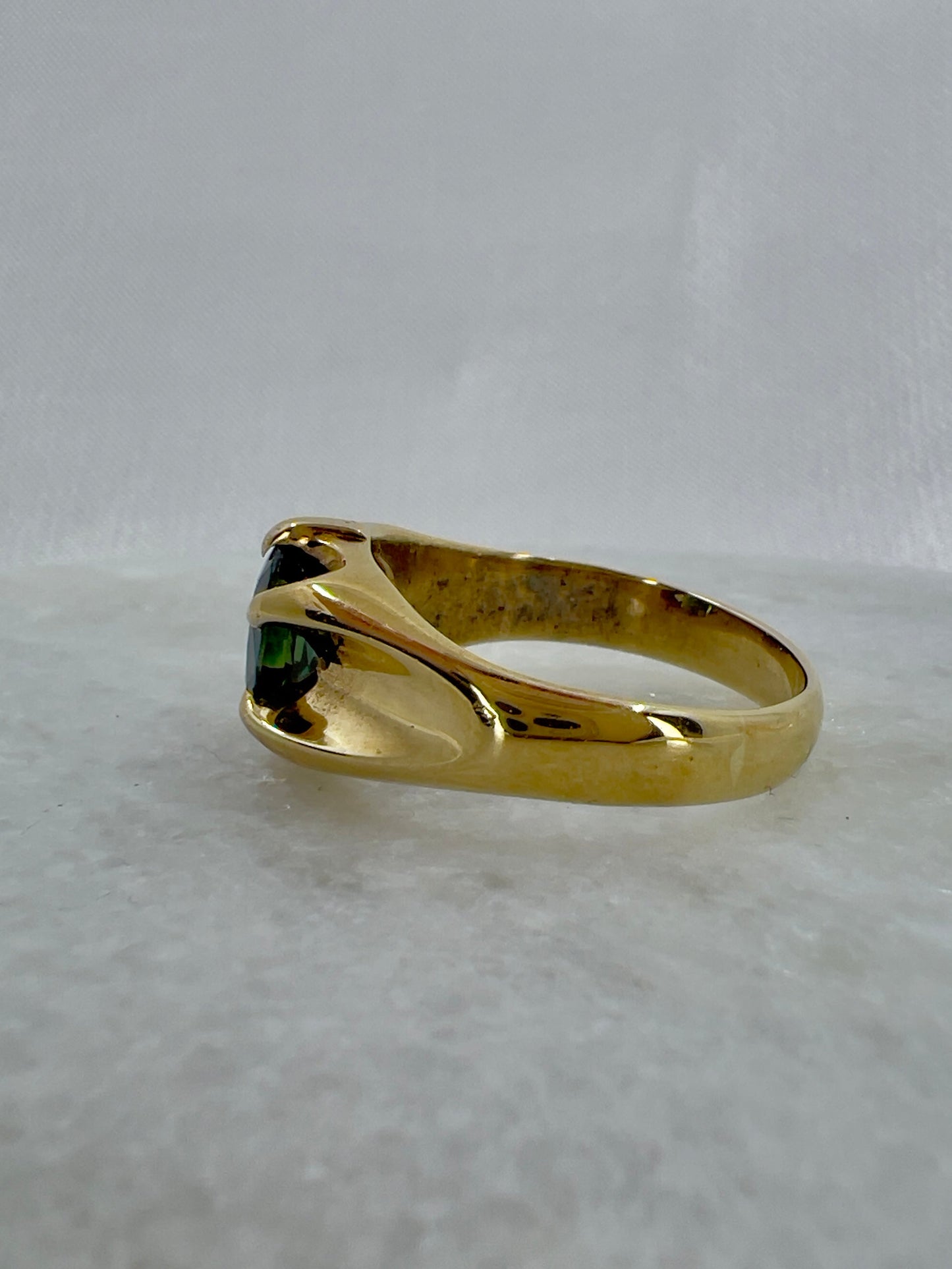 Vintage teal sapphire and 9ct gold ring Hudsons Estate Jewellery