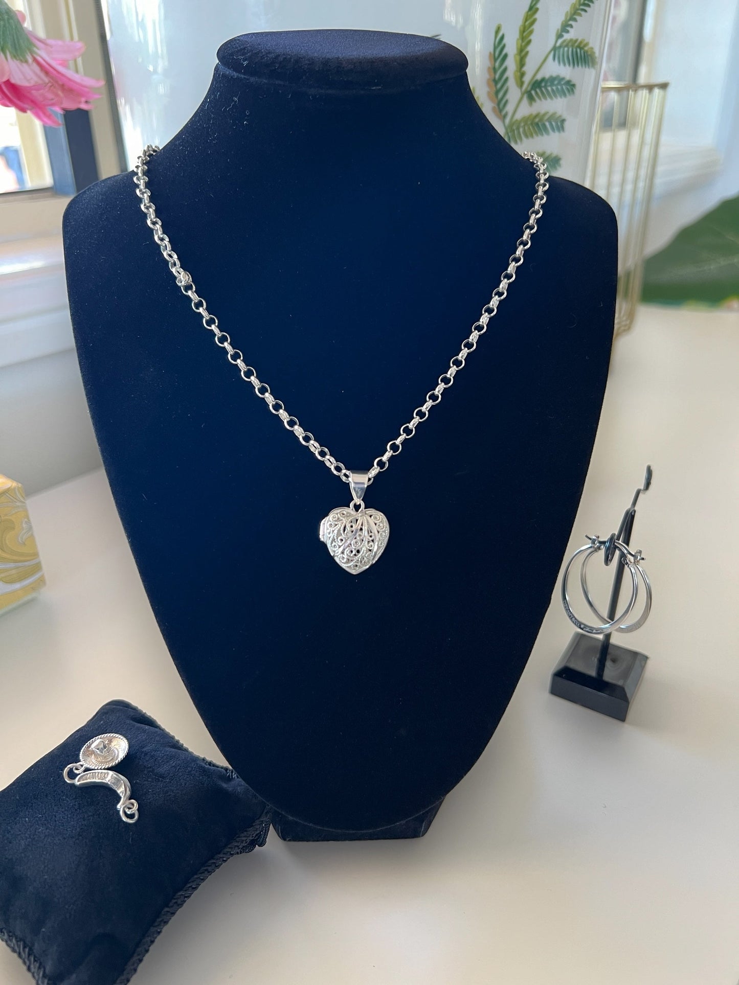 Silver filigree opening heart pendant Hudsons Estate Jewellery
