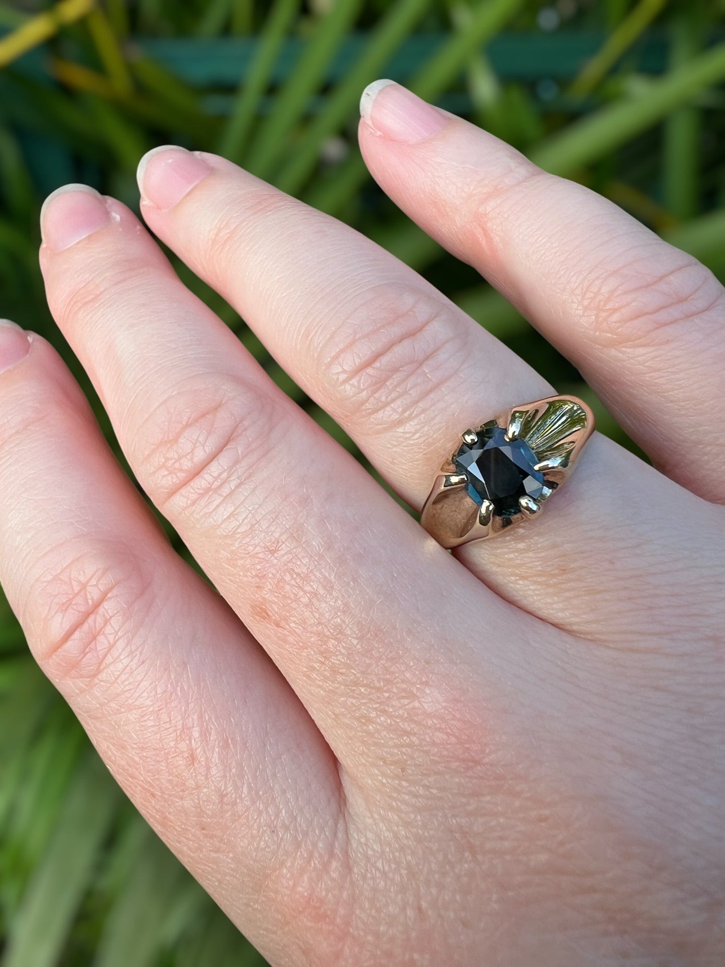 Vintage teal sapphire and 9ct gold ring Hudsons Estate Jewellery