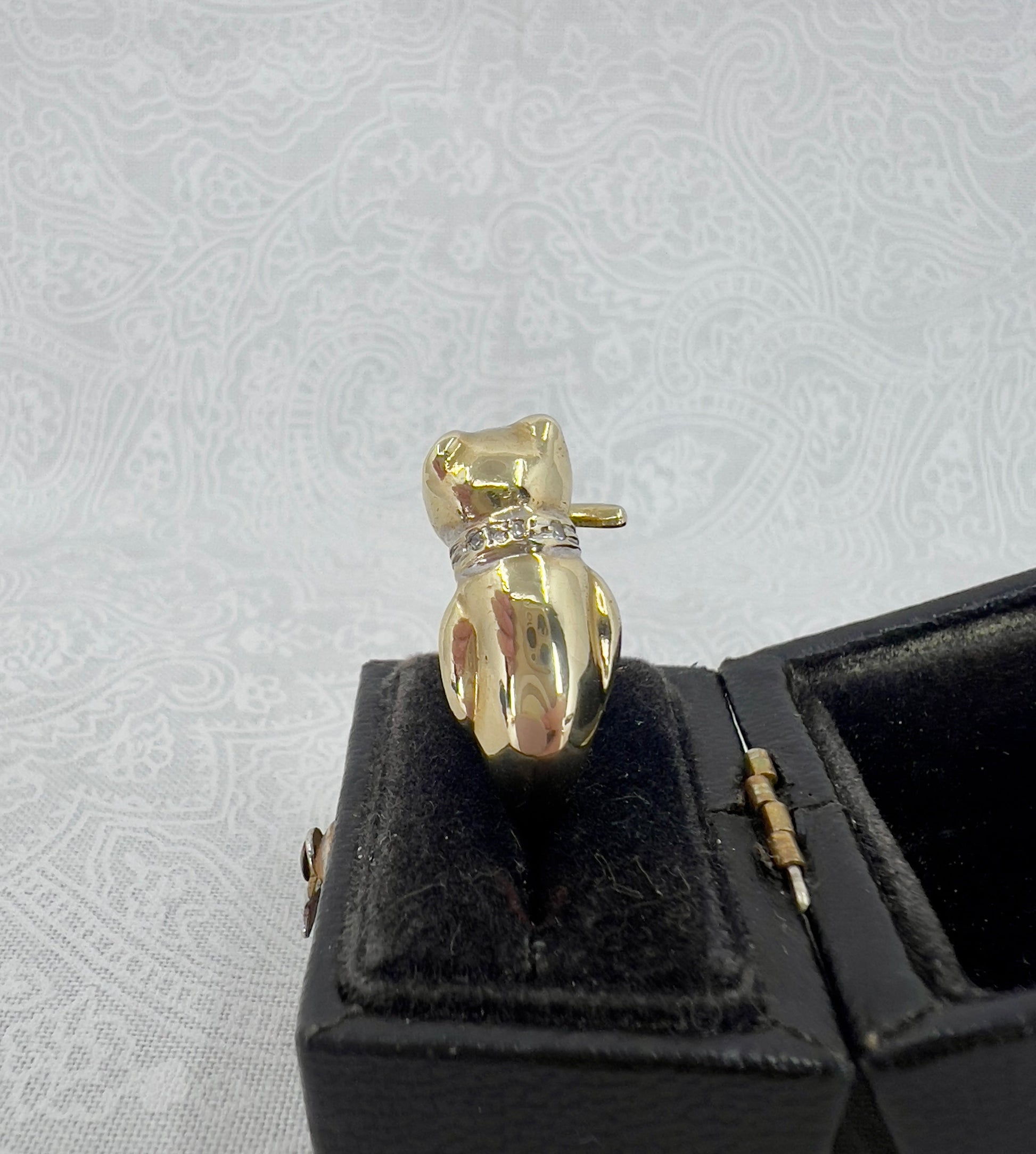 Cat ring with emerald eyes Hudsons Estate Jewellery