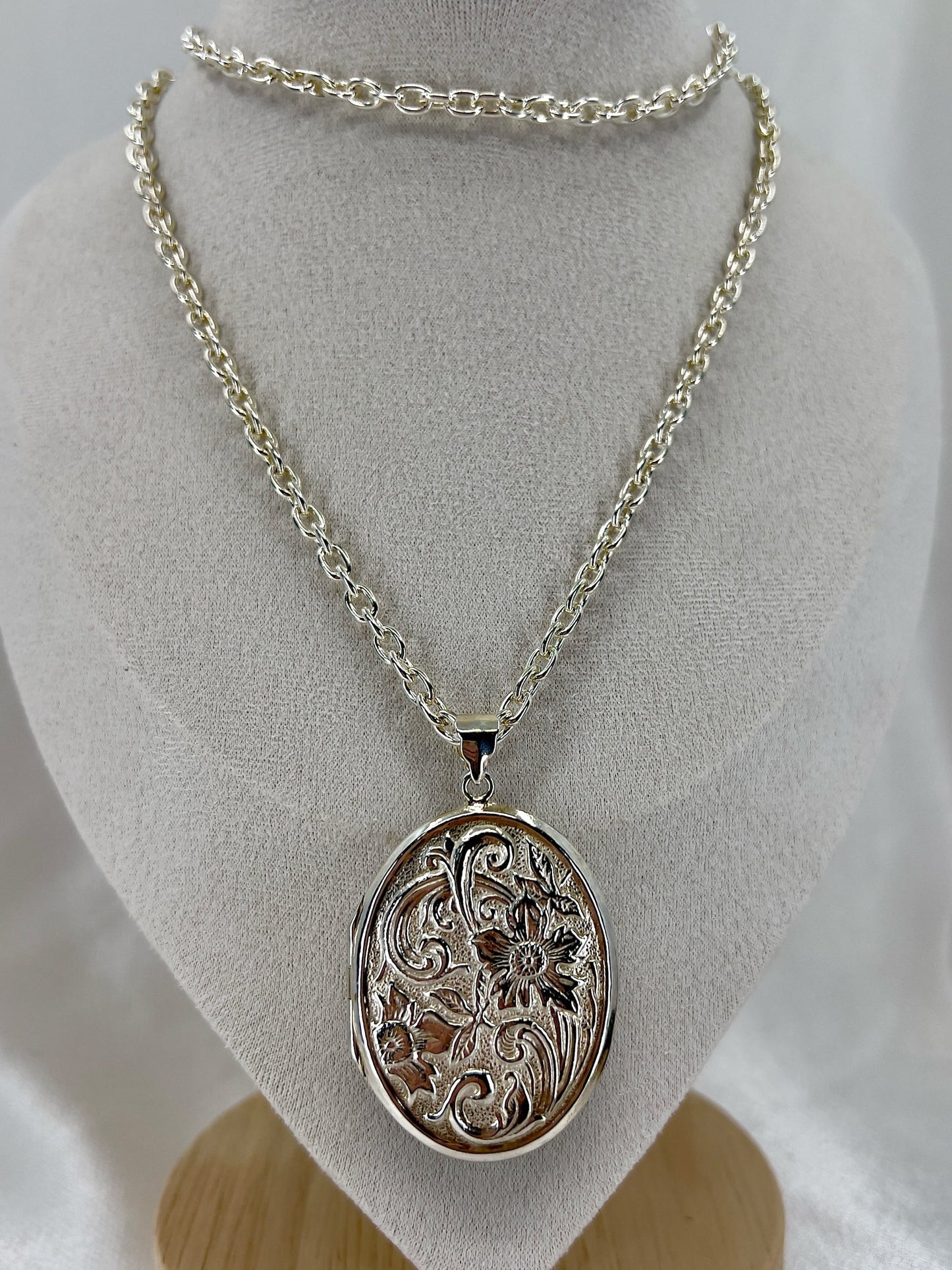Sterling silver locket with chain Hudsons Estate Jewellery