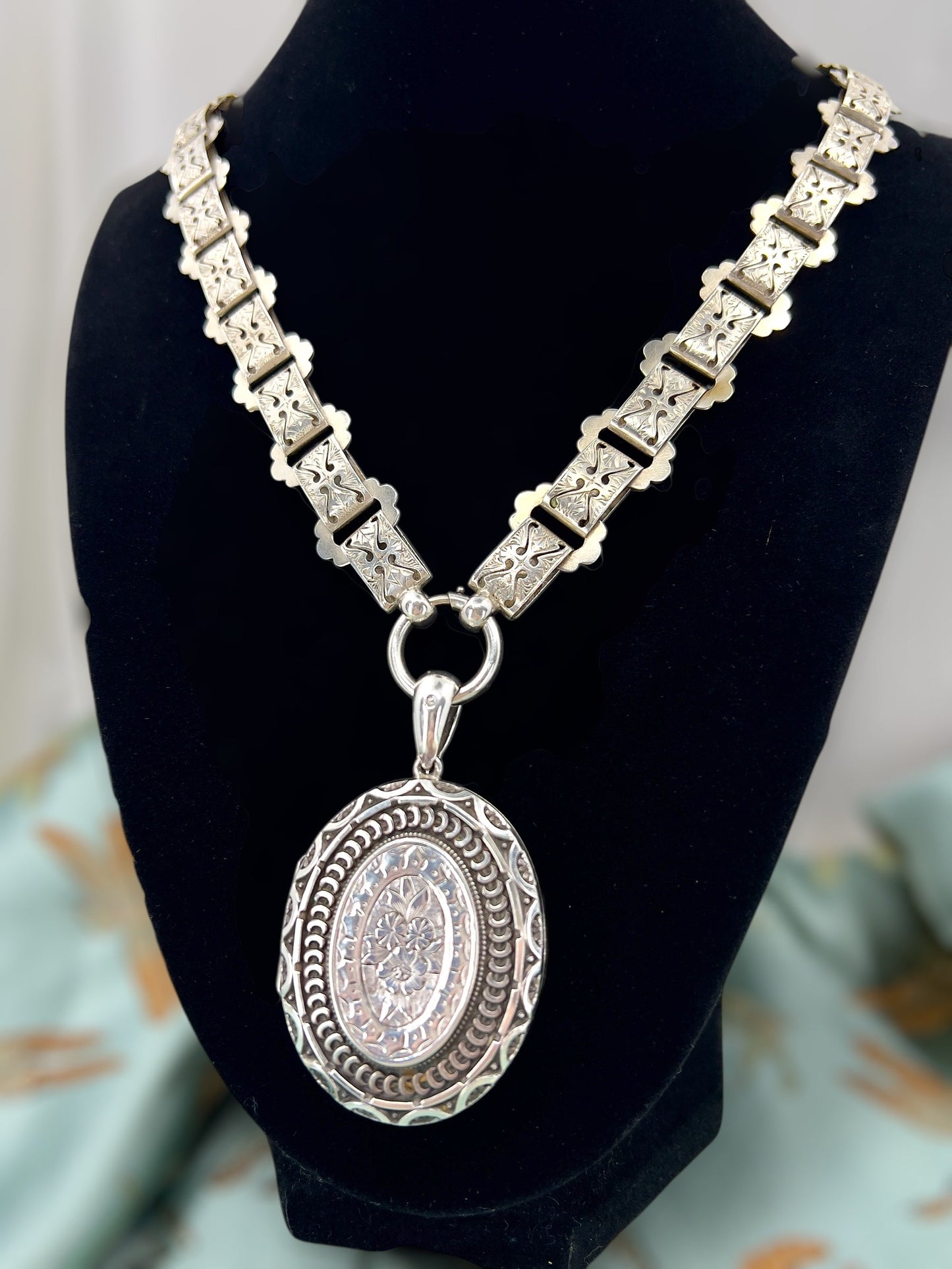 Victorian silver book chain & locket Hudsons Estate Jewellery