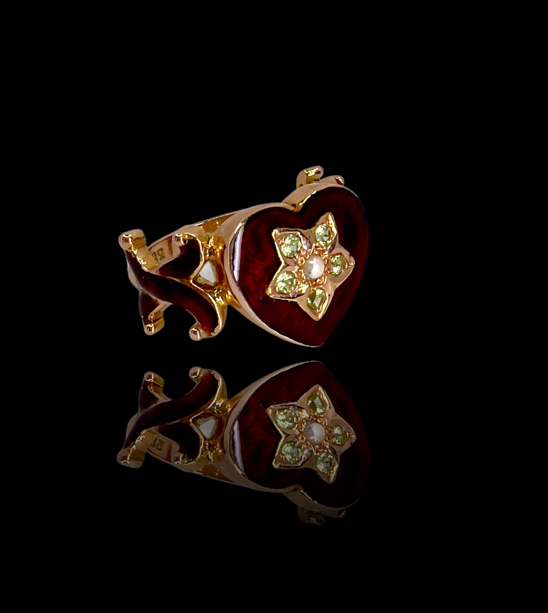 Enamel, peridot & pearl ring Hudsons Estate Jewellery