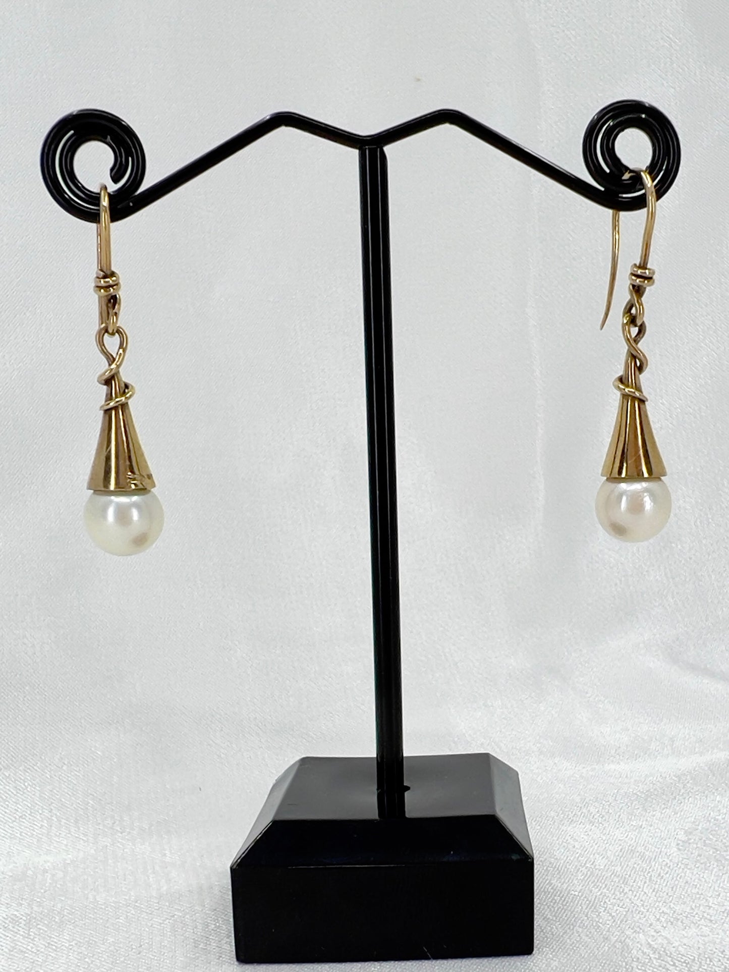 Pearl drop earrings in 9ct gold Hudsons Estate Jewellery