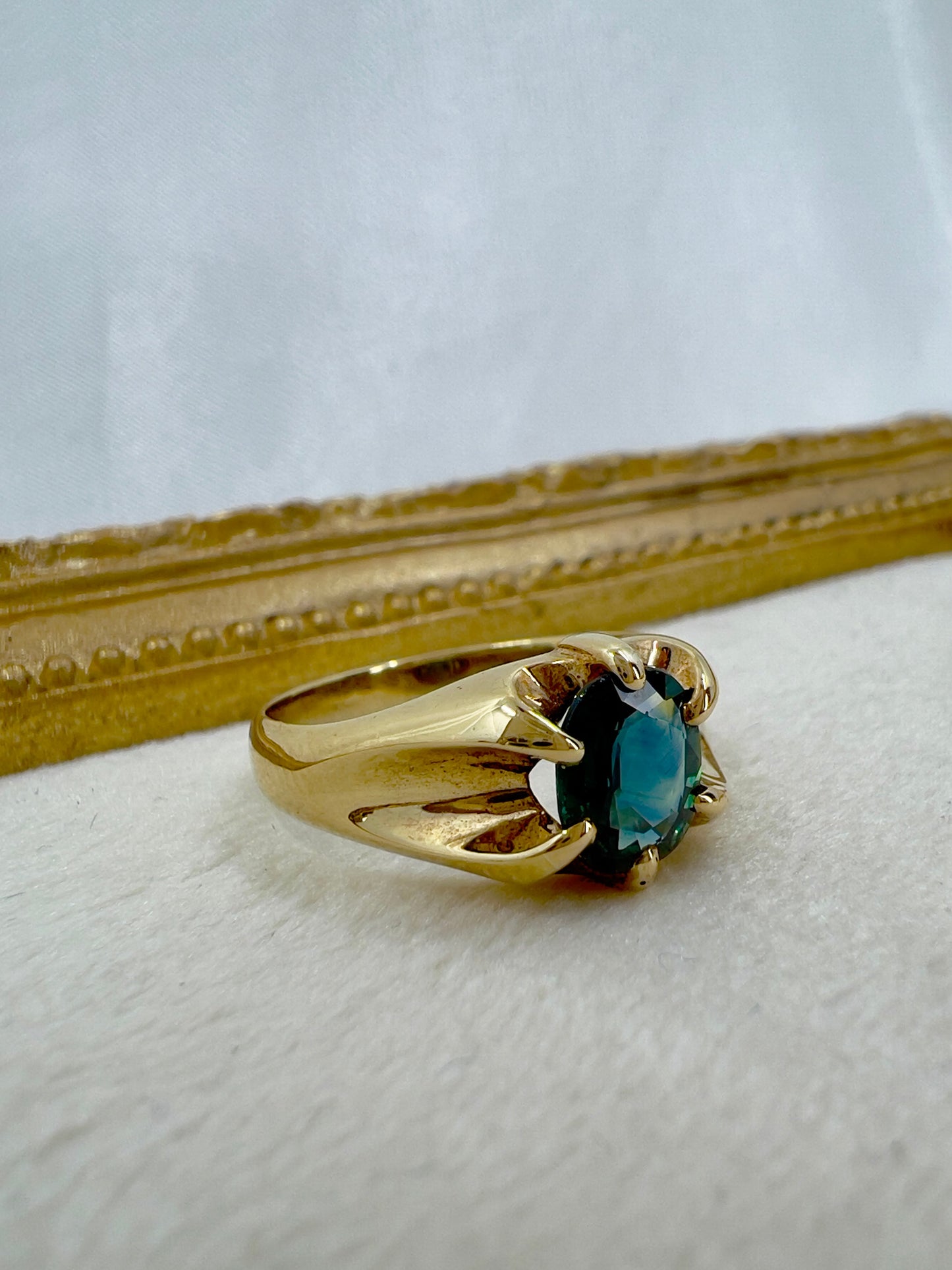 Vintage teal sapphire and 9ct gold ring Hudsons Estate Jewellery