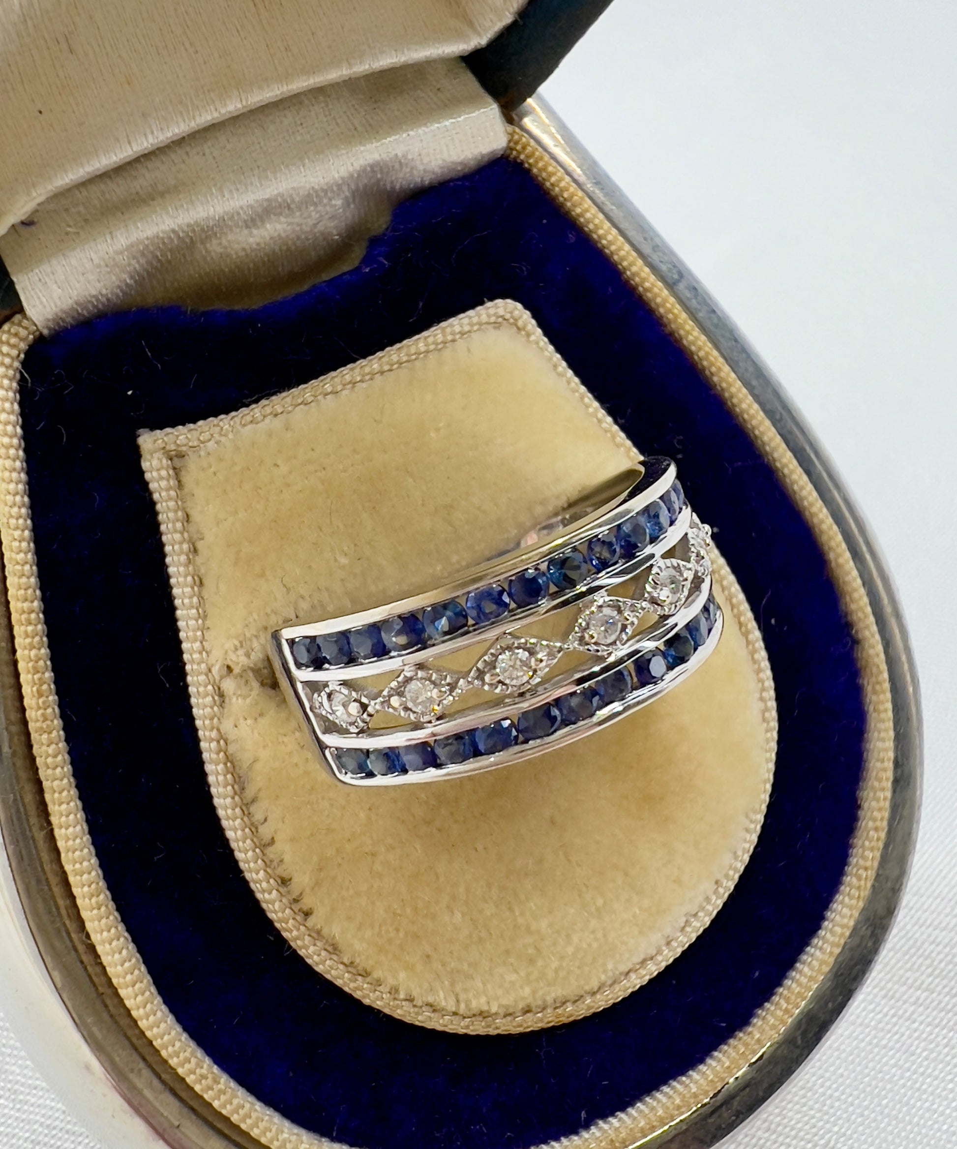 Sapphire & diamond ring in 18ct white gold Hudsons Estate Jewellery