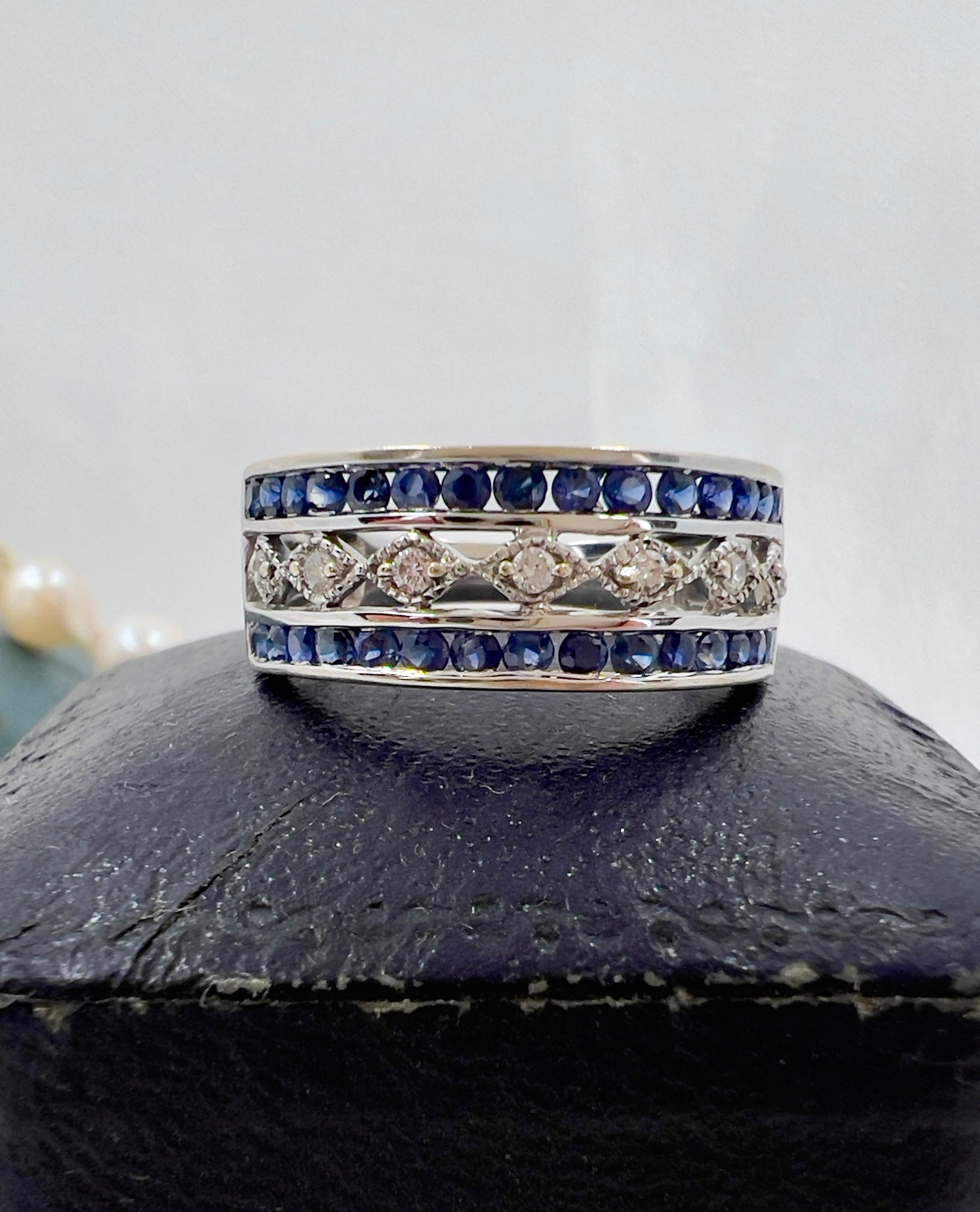 Sapphire & diamond ring in 18ct white gold Hudsons Estate Jewellery