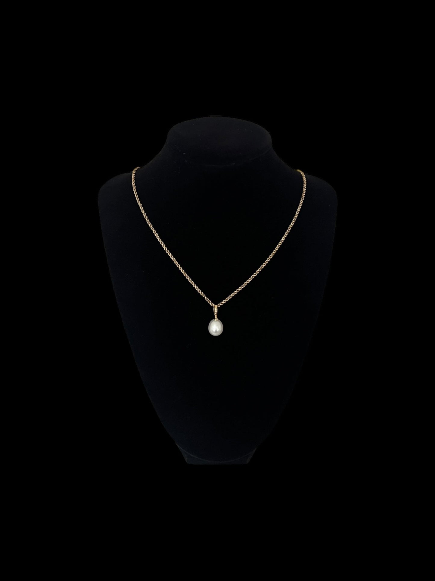 Freshwater pearl pendant Hudsons Estate Jewellery
