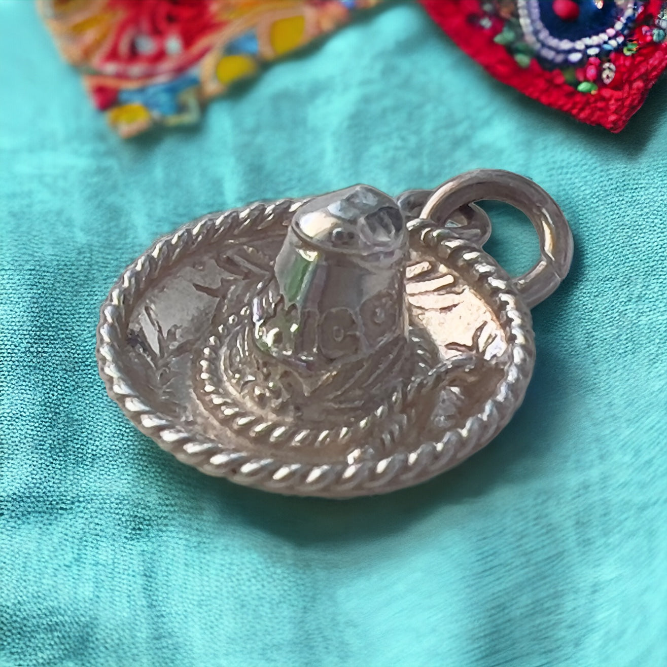 Sombrero charm Hudsons Estate Jewellery