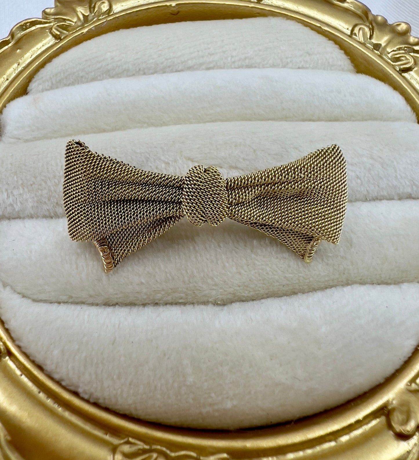 Vintage 15ct gold bow brooch Hudsons Estate Jewellery