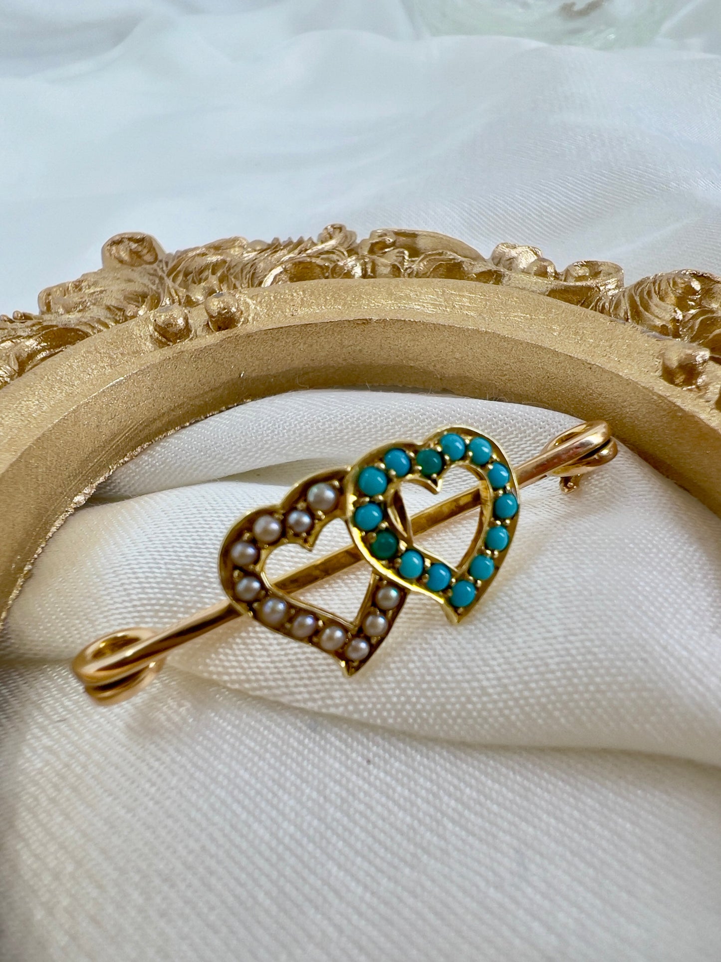15ct double heart brooch with turquoise and pearl Hudsons Estate Jewellery