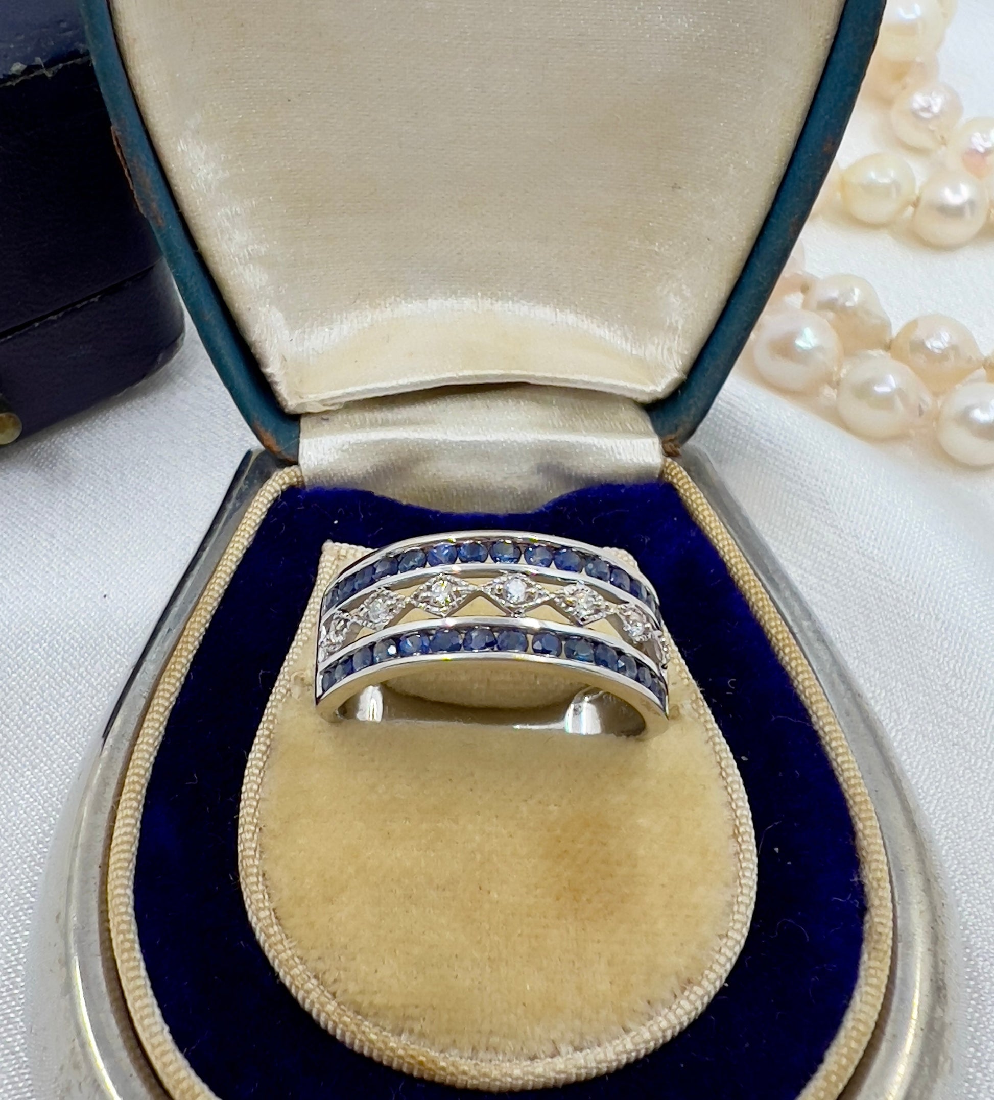 Sapphire & diamond ring in 18ct white gold Hudsons Estate Jewellery