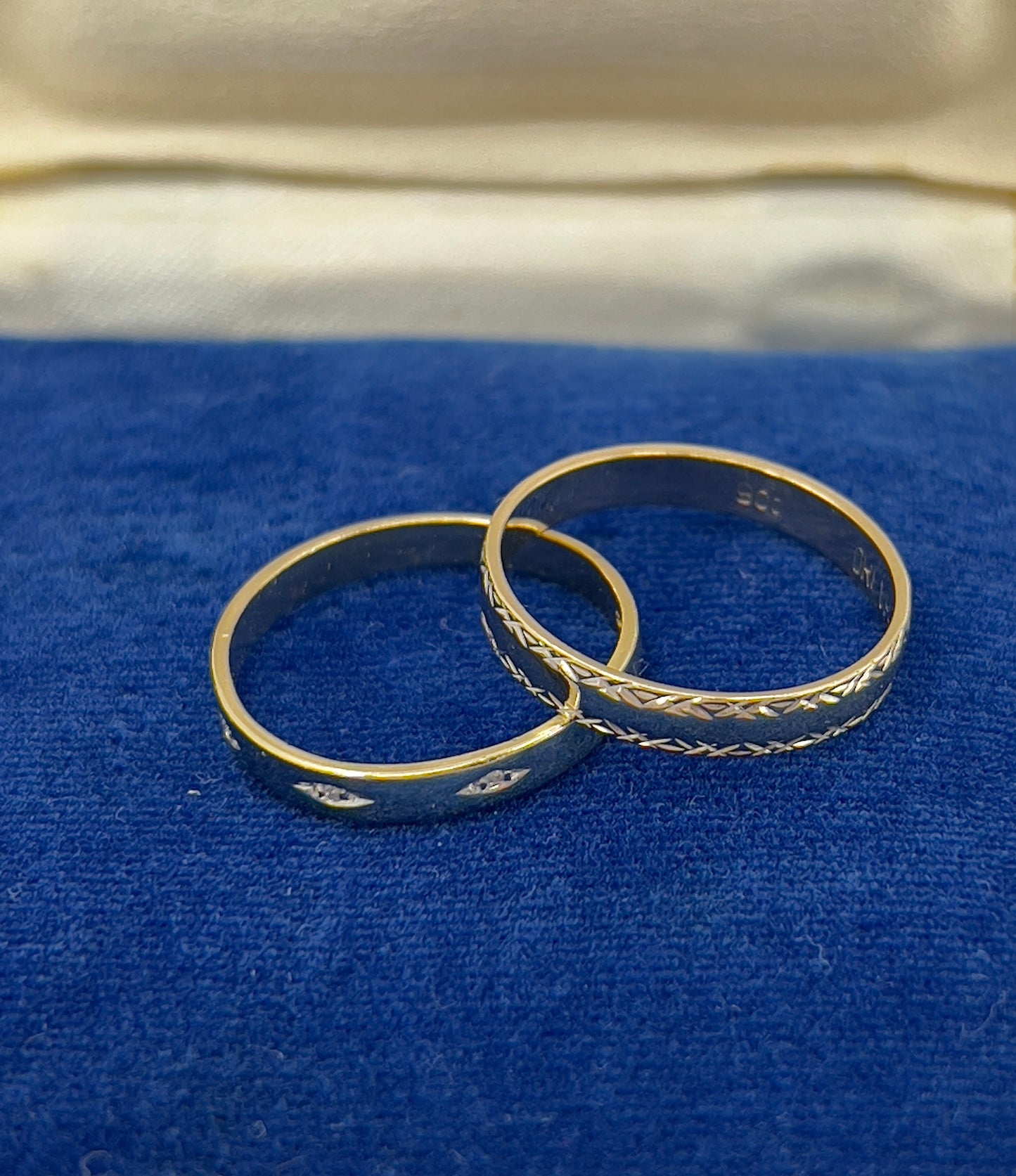 9ct etched band