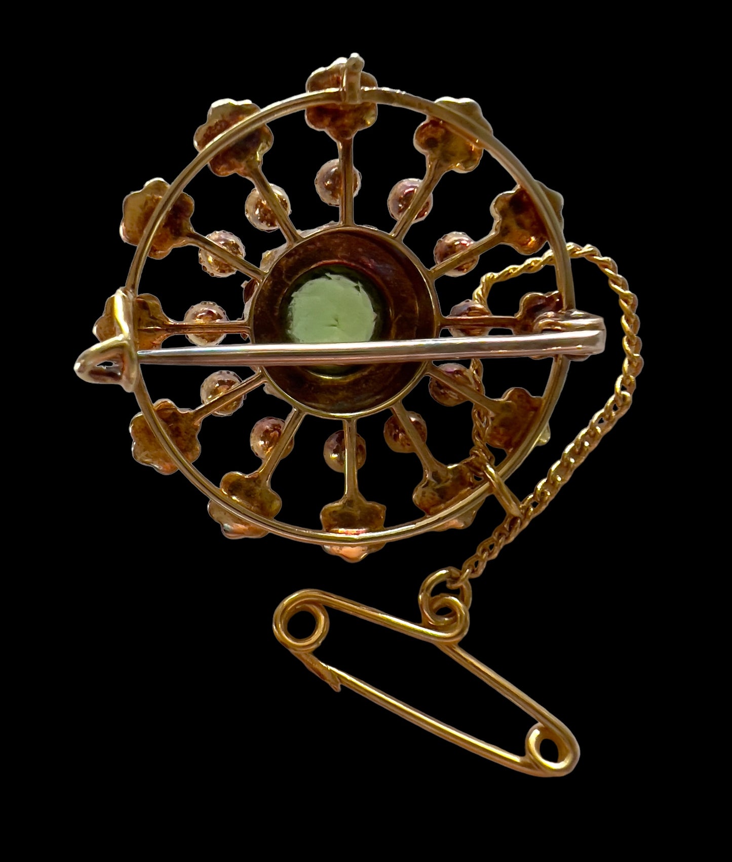 Antique 15ct peridot and seed pearl brooch