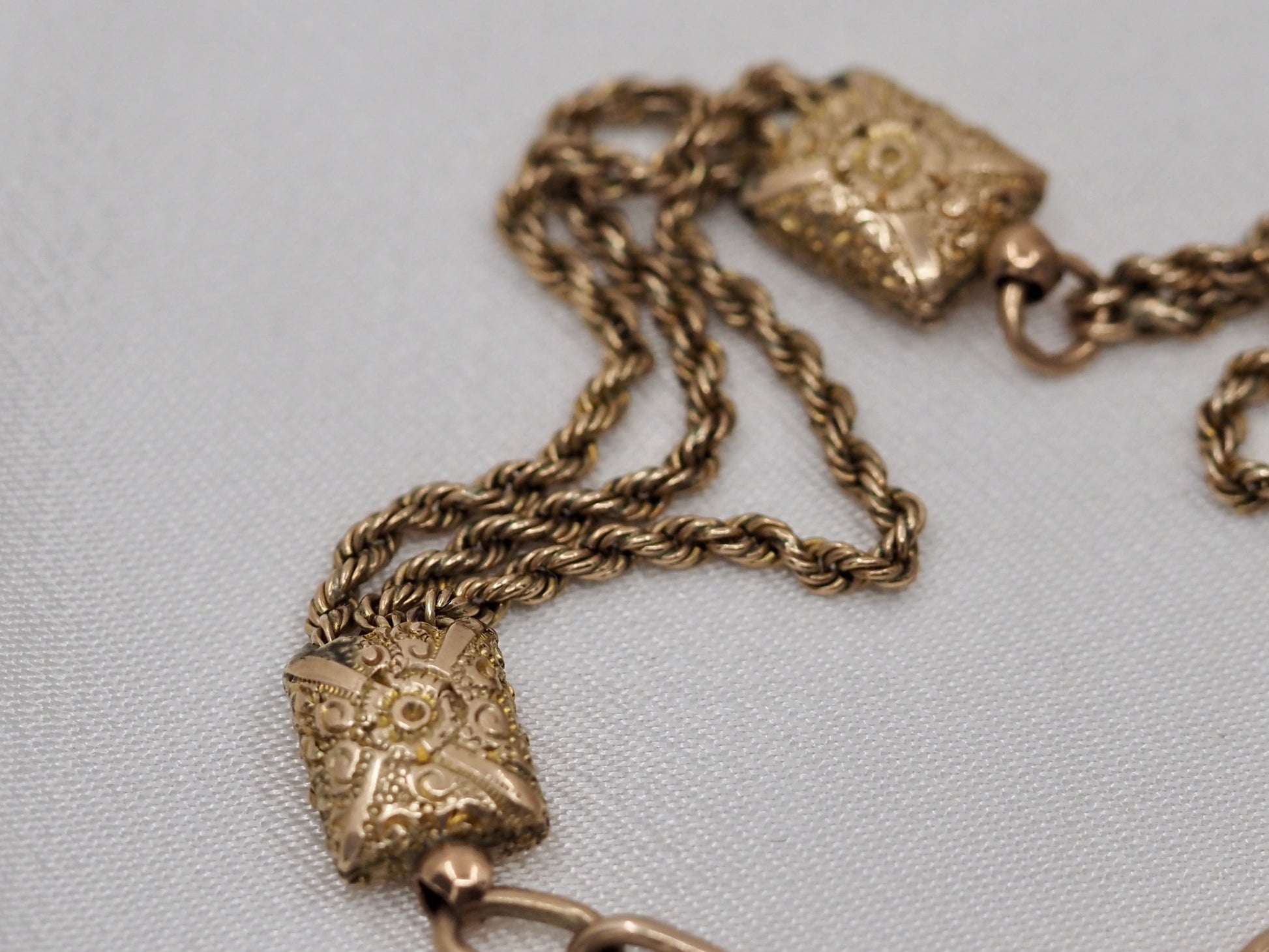 Albertina chain in 9ct Gold Hudsons Estate Jewellery
