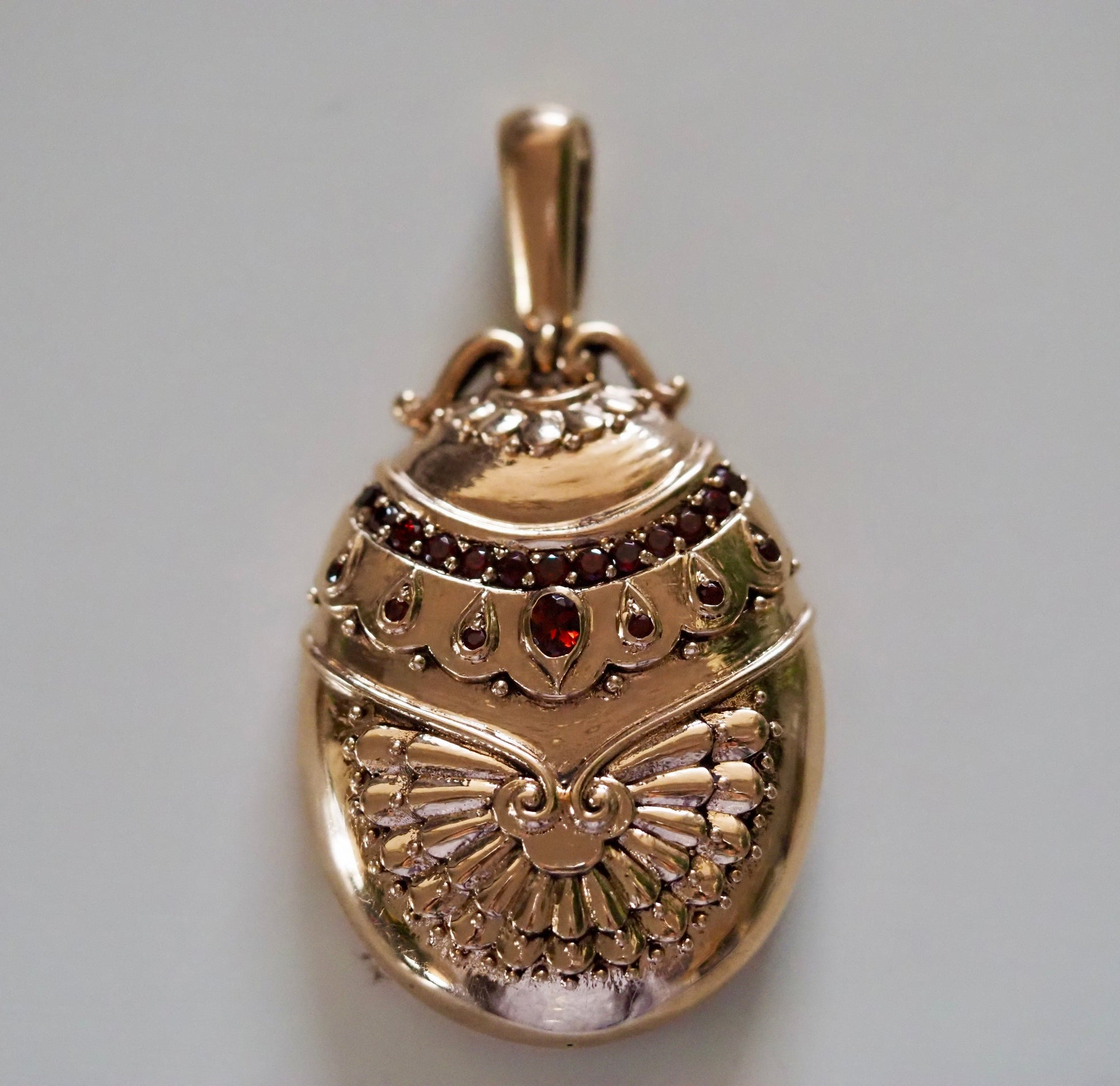 Vintage Garnet and 9ct Gold Locket Hudsons Estate Jewellery