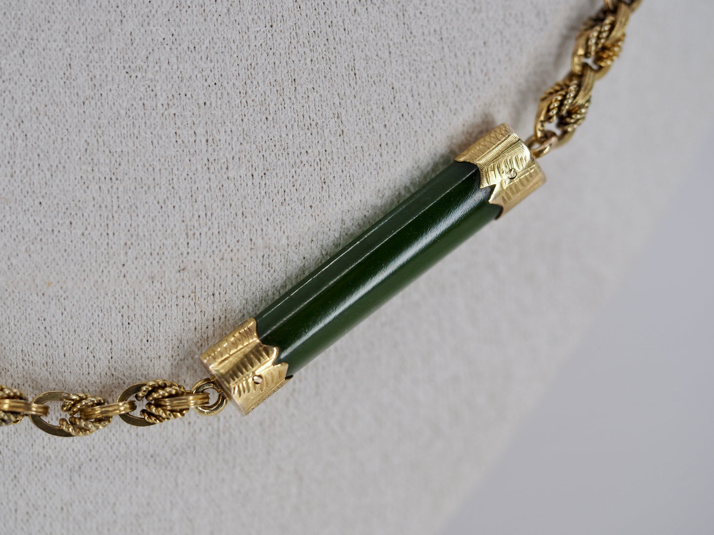 Vintage Nephrite Jade & 9ct Gold Necklace Hudsons Estate Jewellery