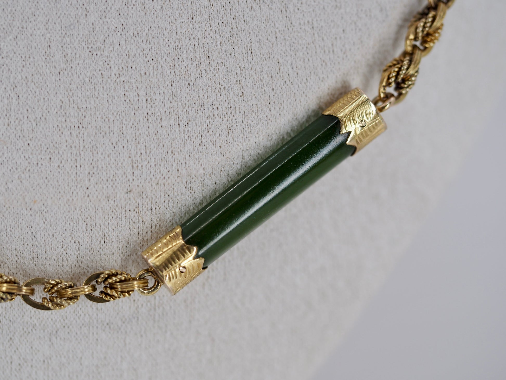 Vintage Nephrite Jade & 9ct Gold Necklace Hudsons Estate Jewellery