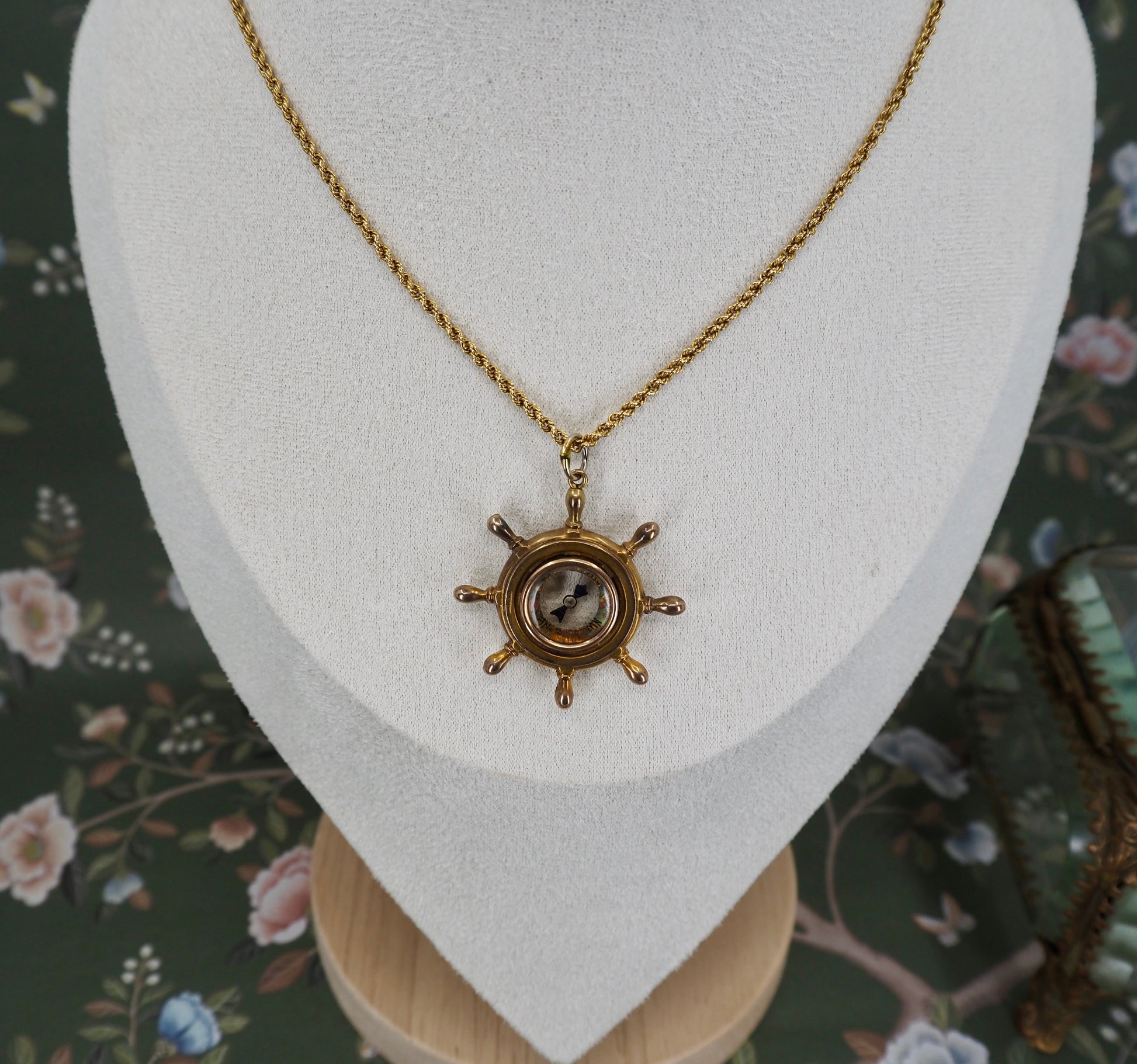 Edwardian 9ct yellow gold compass pendant Hudsons Estate Jewellery