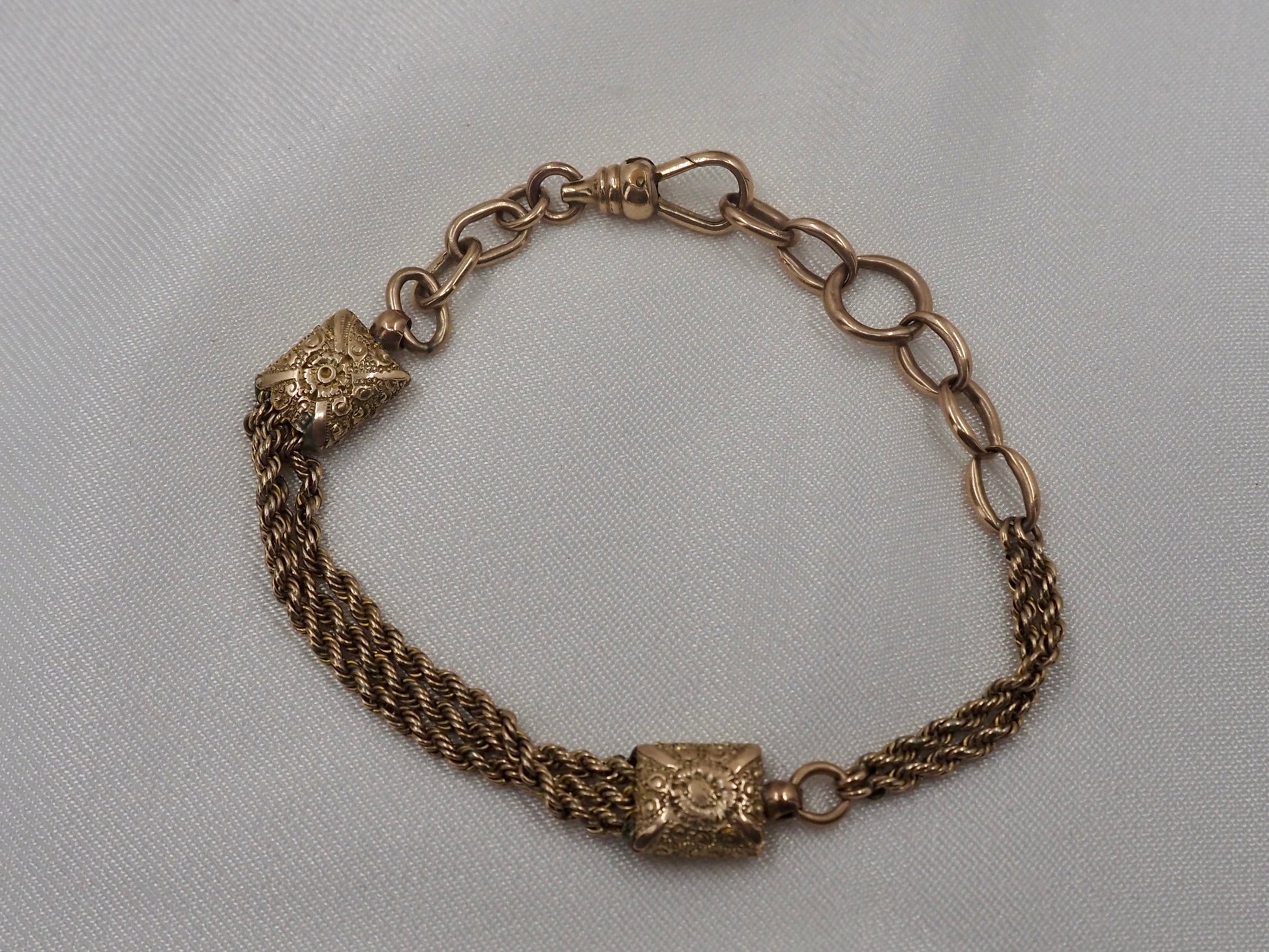 Albertina chain in 9ct Gold Hudsons Estate Jewellery
