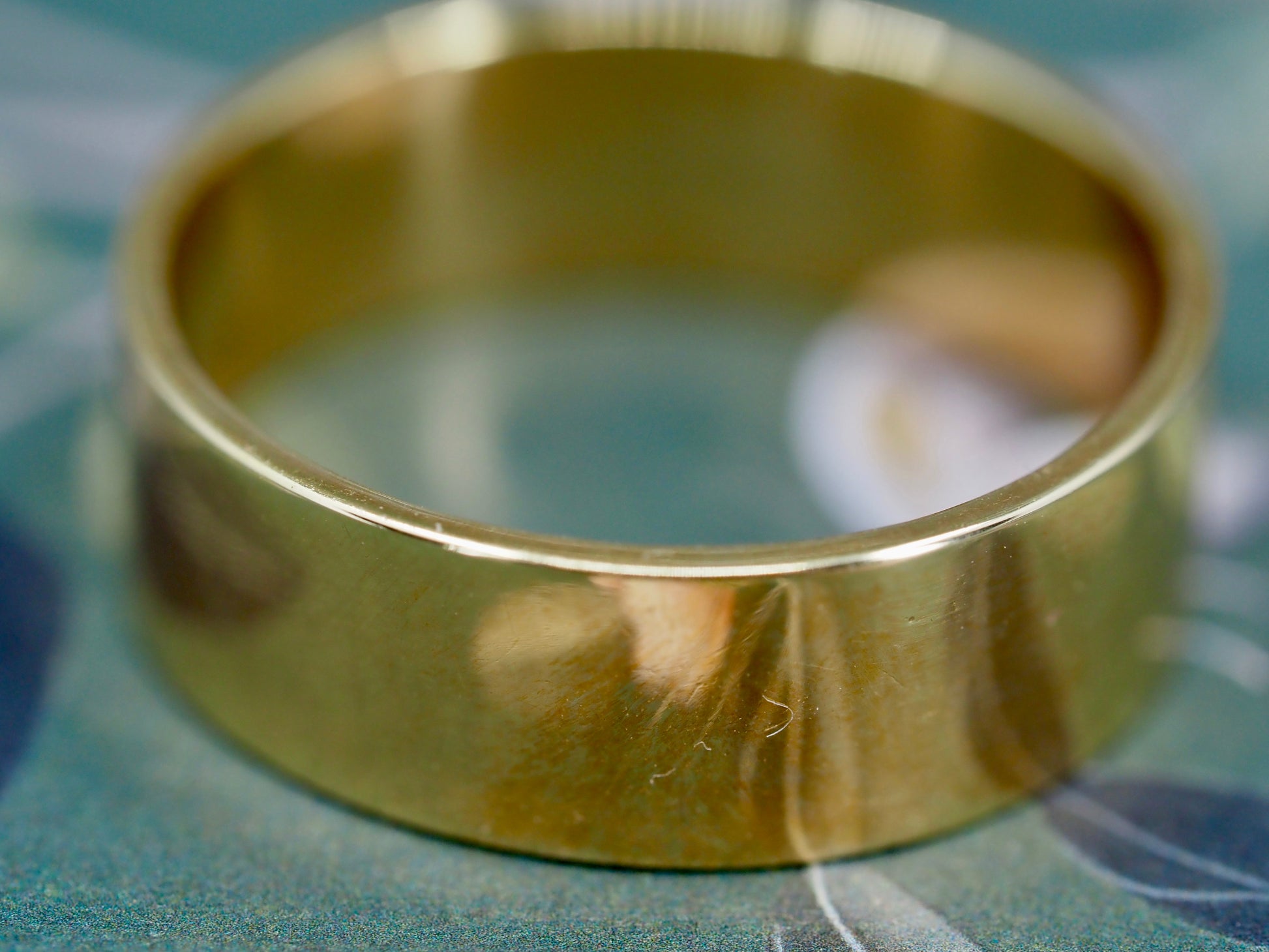 18ct gold wide band ring Hudsons Estate Jewellery