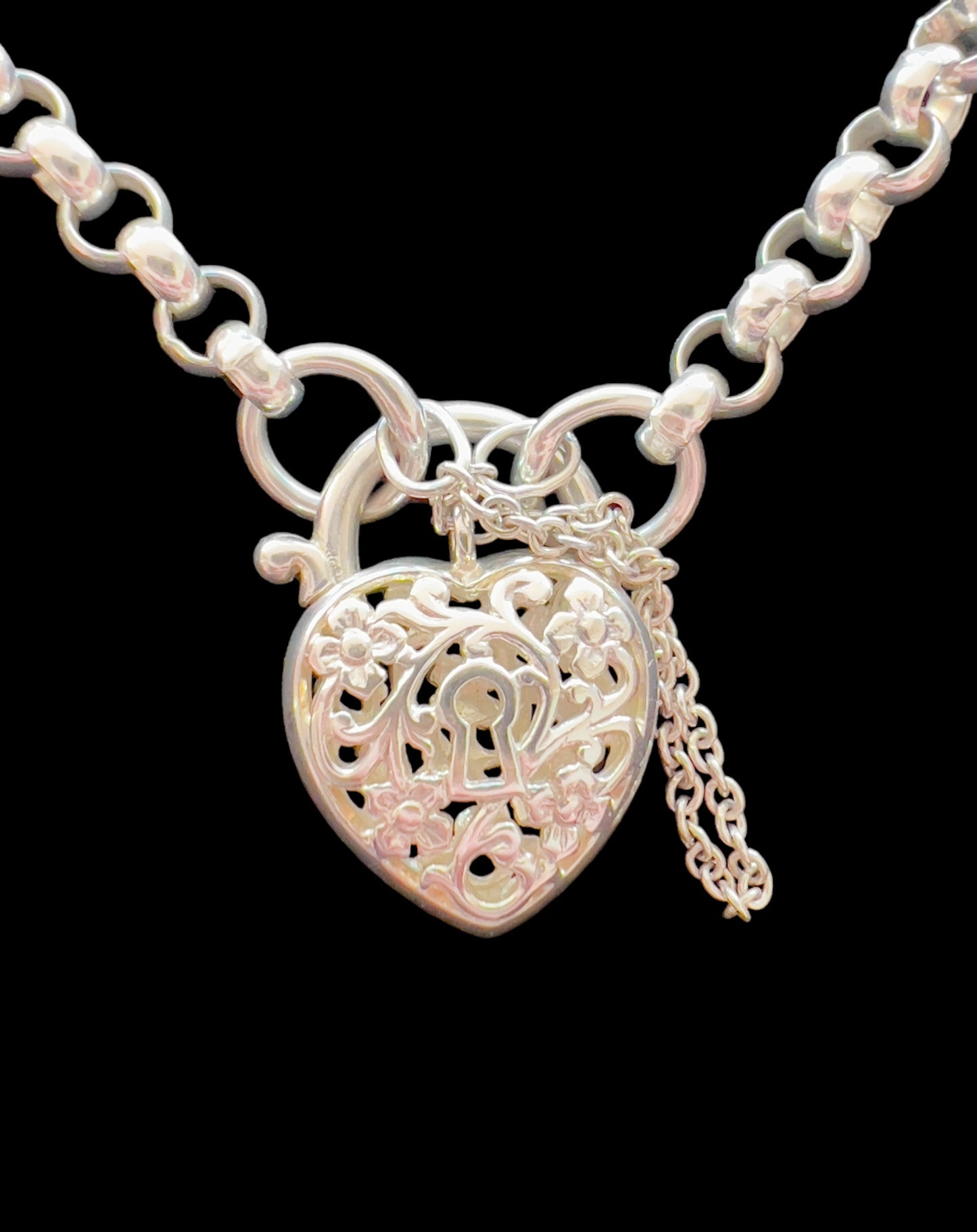 Filigree heart bracelet in sterling silver