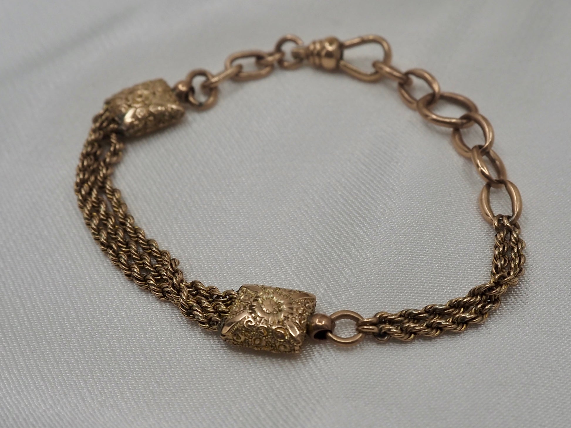 Albertina chain in 9ct Gold Hudsons Estate Jewellery