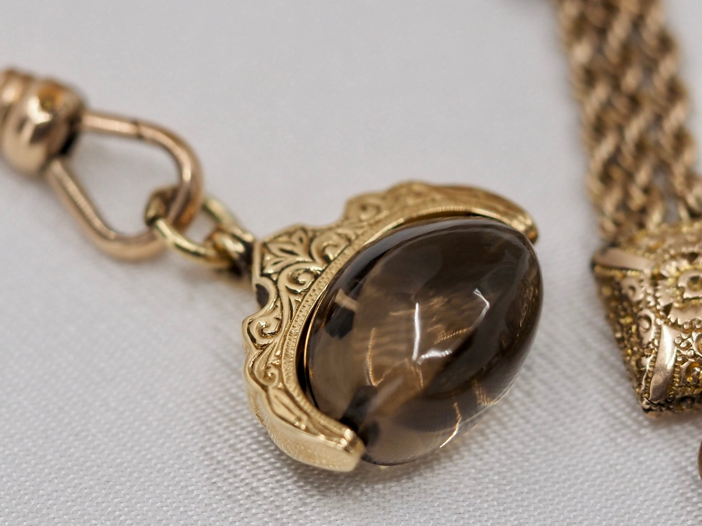 9ct Yellow Gold Spinner Pendant Hudsons Estate Jewellery