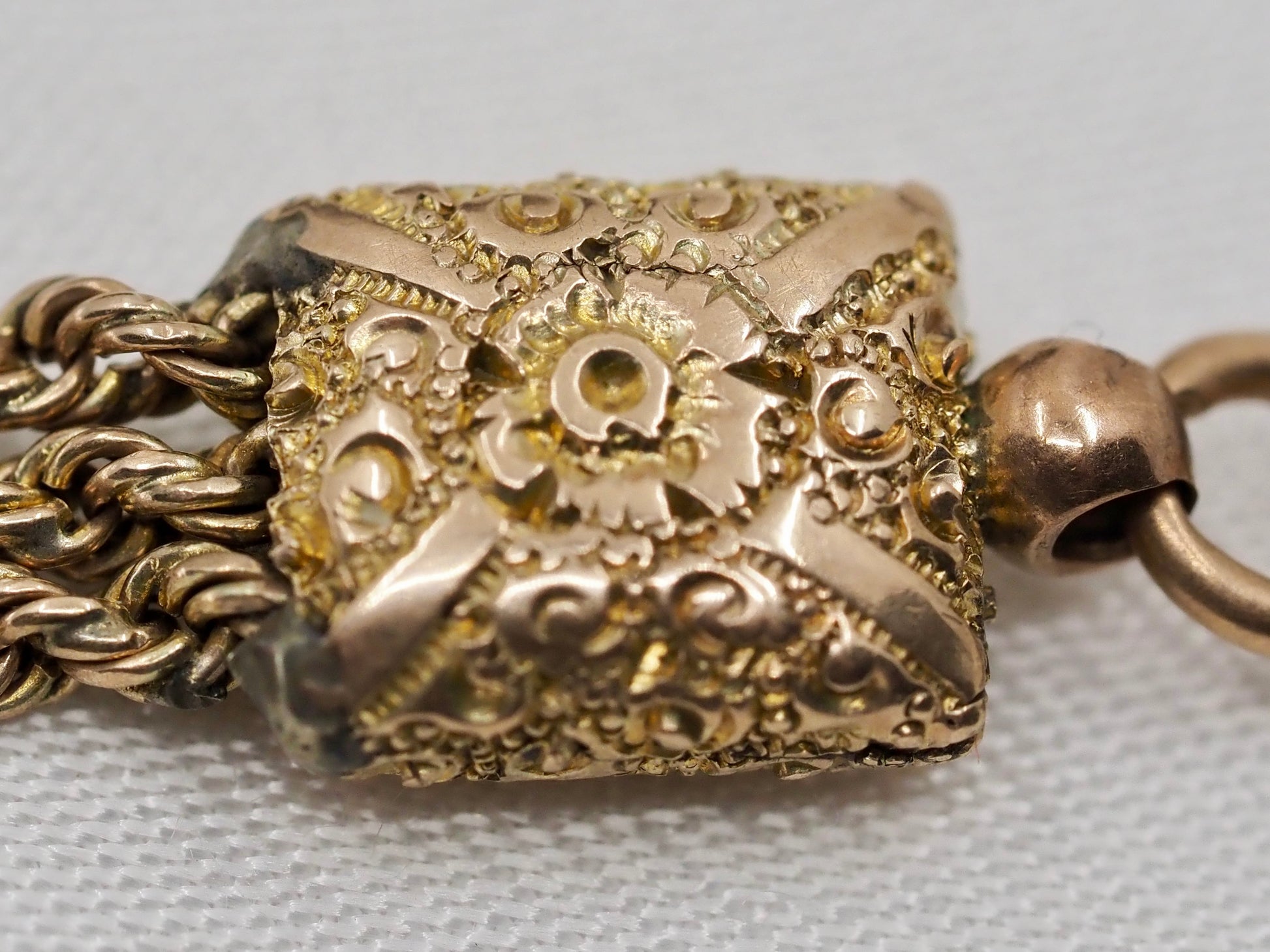 Albertina chain in 9ct Gold Hudsons Estate Jewellery