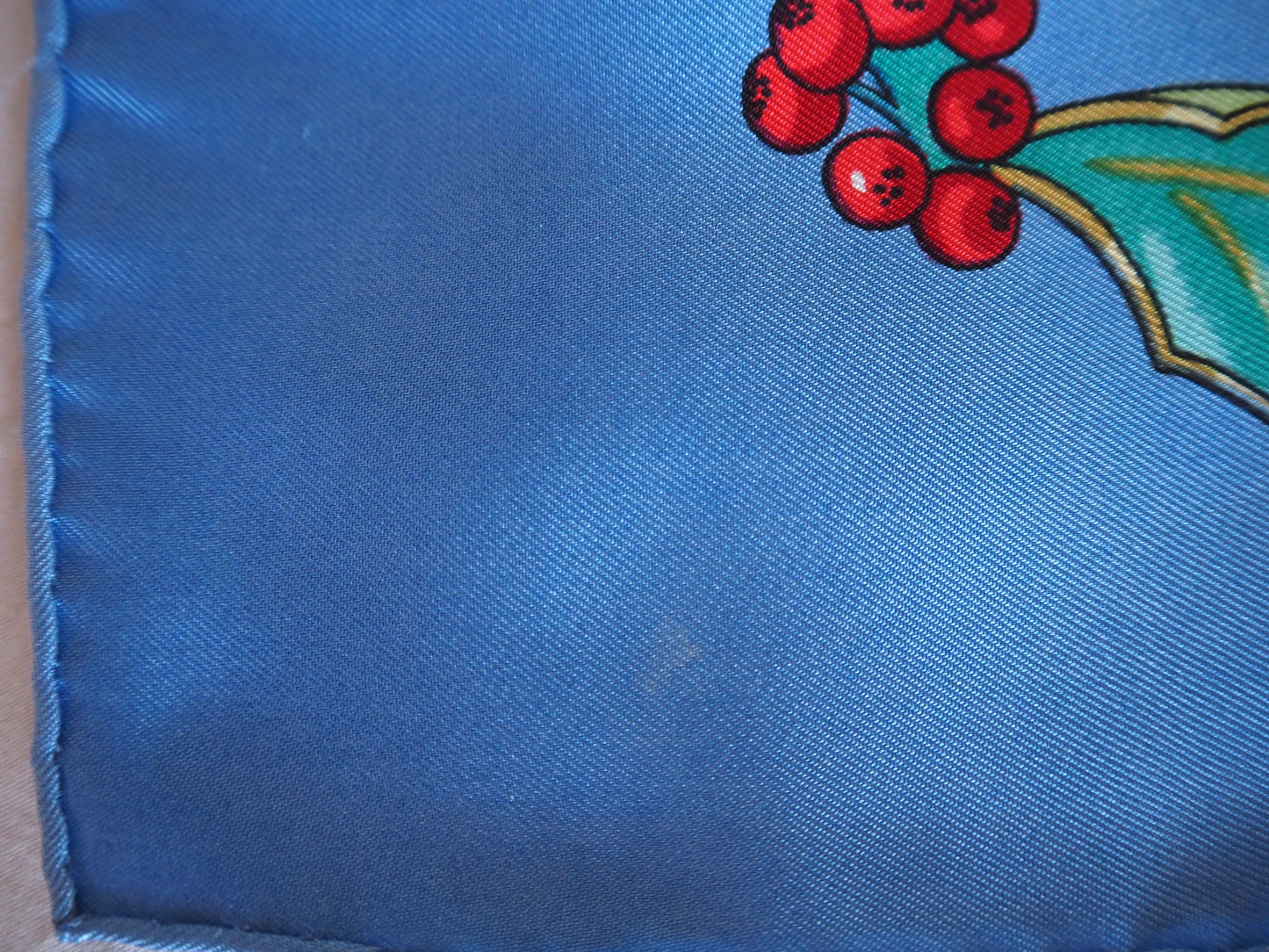 Silk scarf Neige D'Antan Hudsons Estate Jewellery