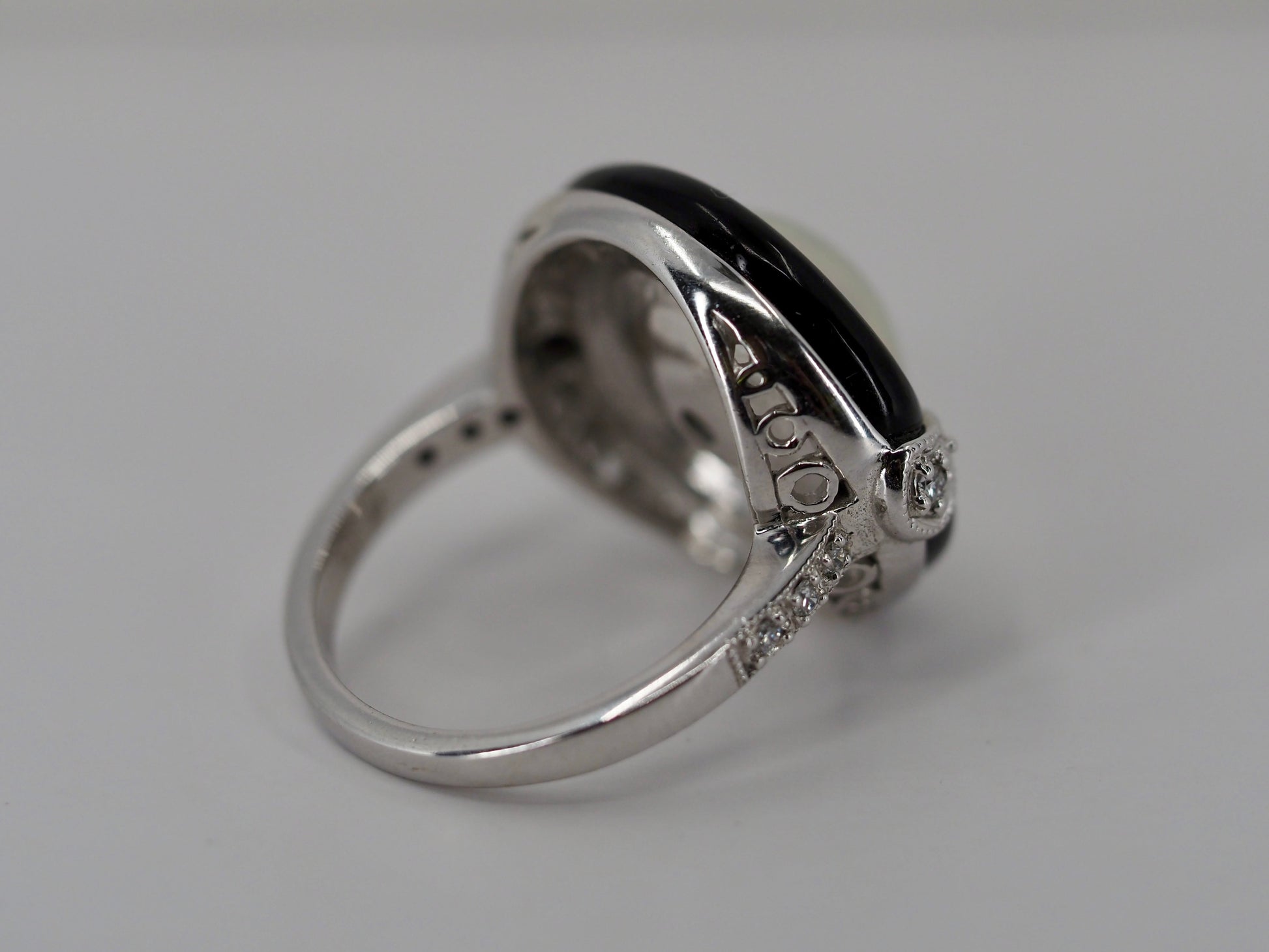 Vintage Mabe pearl, onyx and diamond ring Hudsons Estate Jewellery