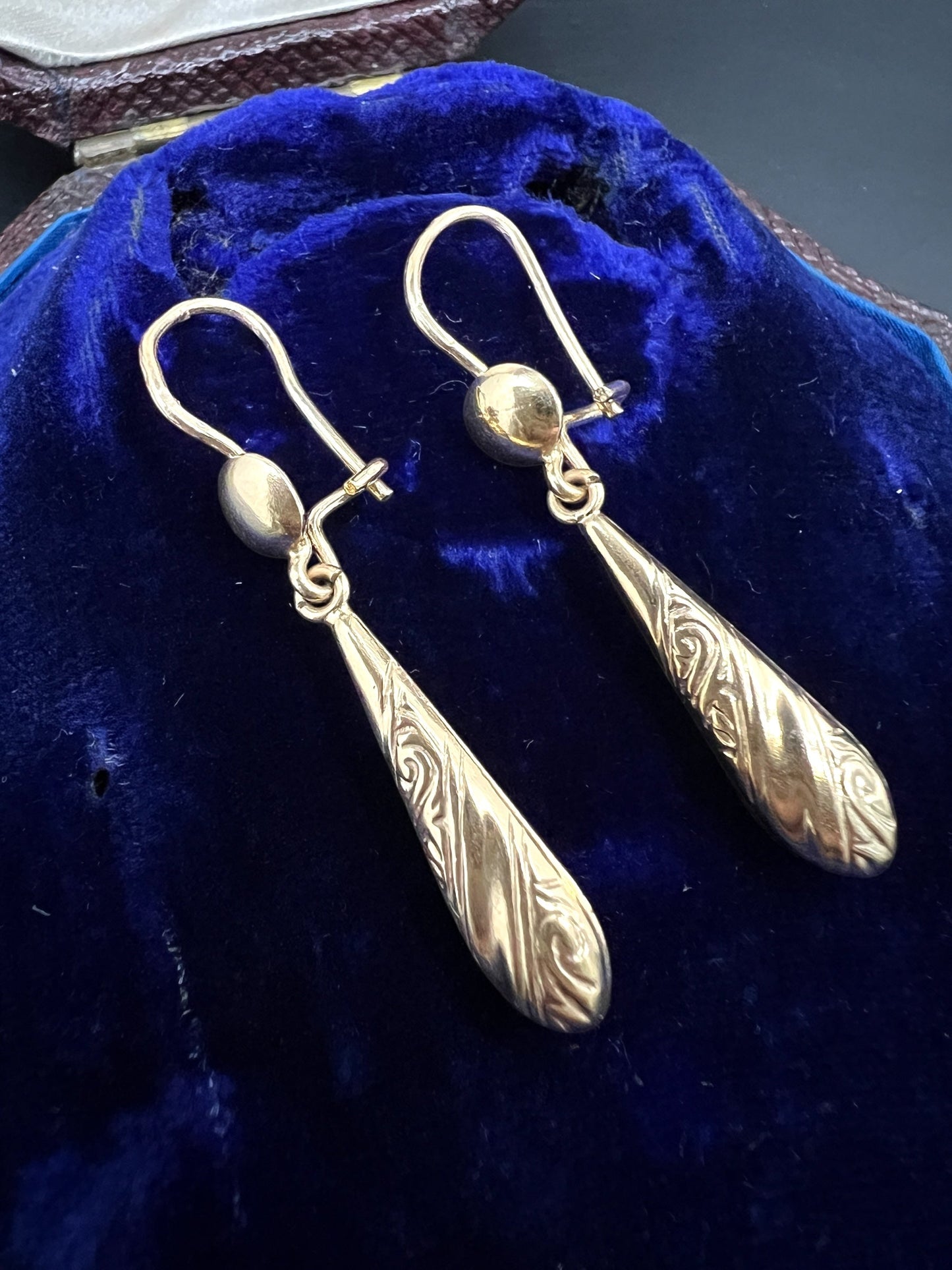 Vintage Italian 18ct gold drop earrings