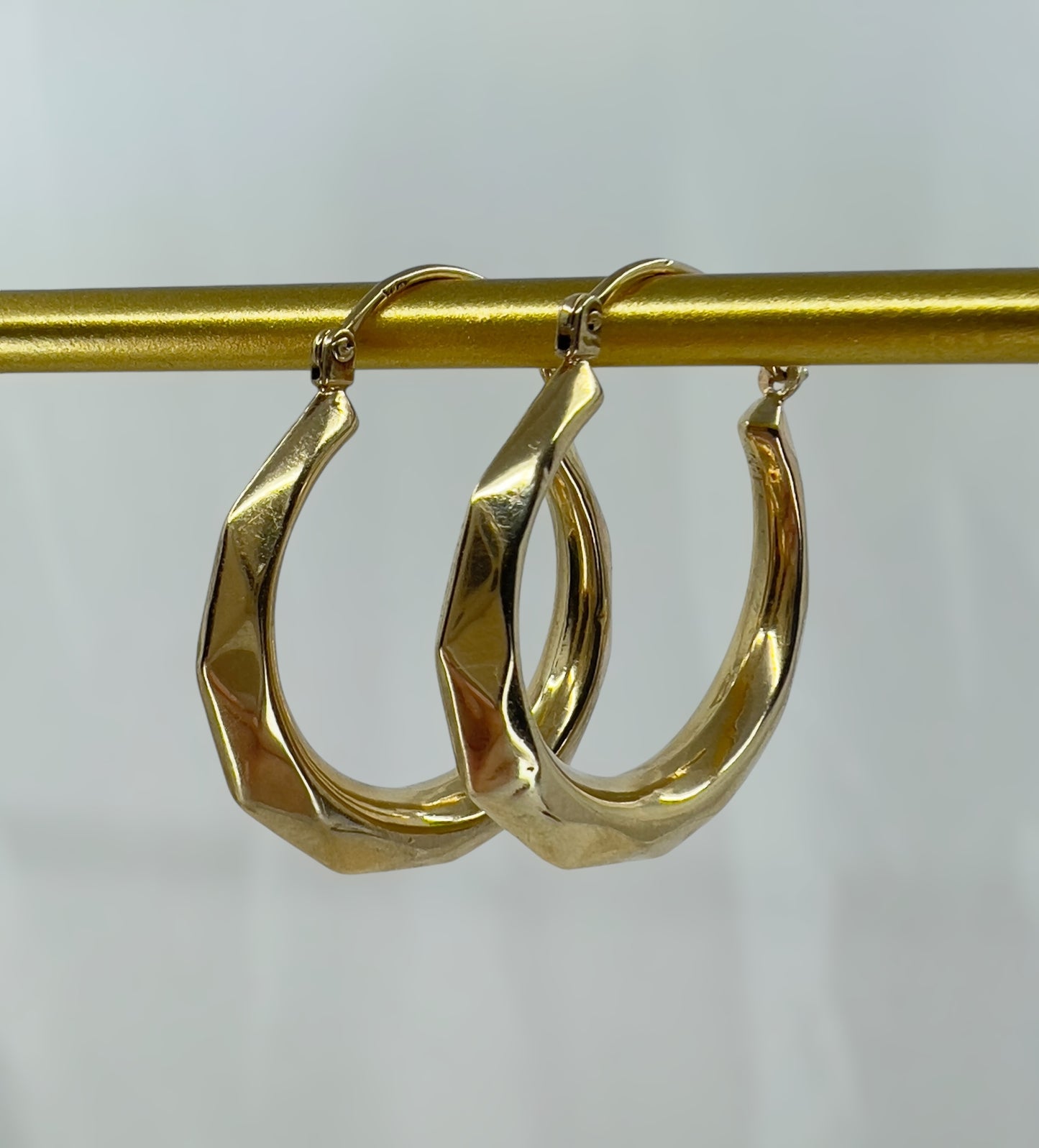 9ct gold faceted hoops earrings