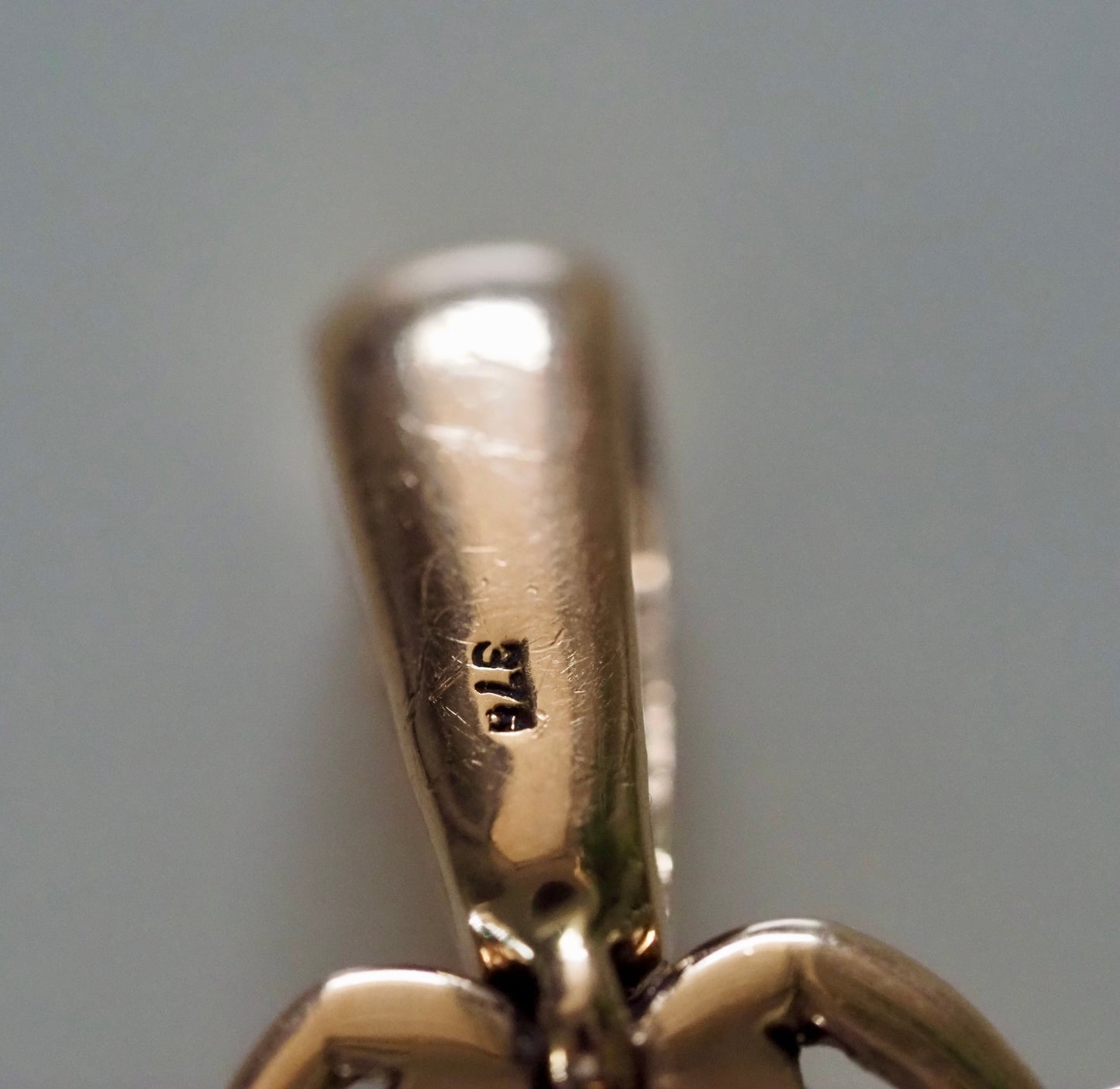 Vintage Garnet and 9ct Gold Locket Hudsons Estate Jewellery