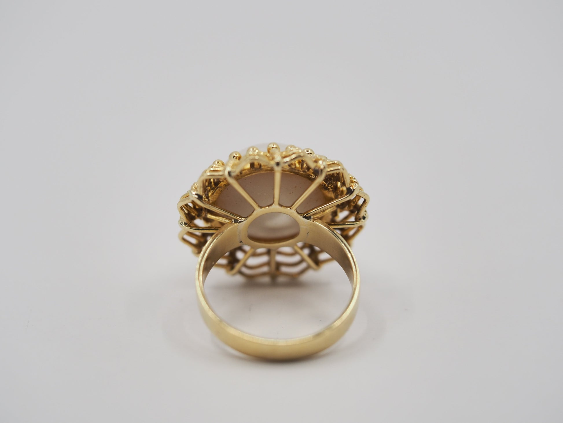 Vintage Mabe pearl in 18ct gold Hudsons Estate Jewellery