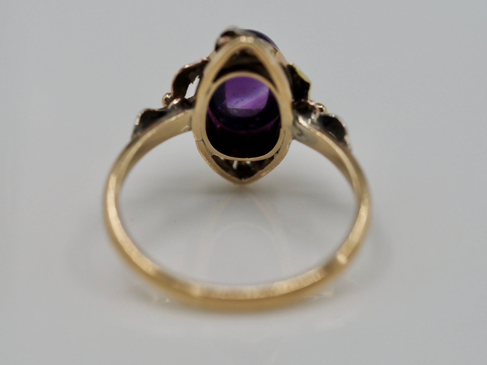 Australian Arts & Crafts Amethyst & 9ct Gold Ring Hudsons Estate Jewellery
