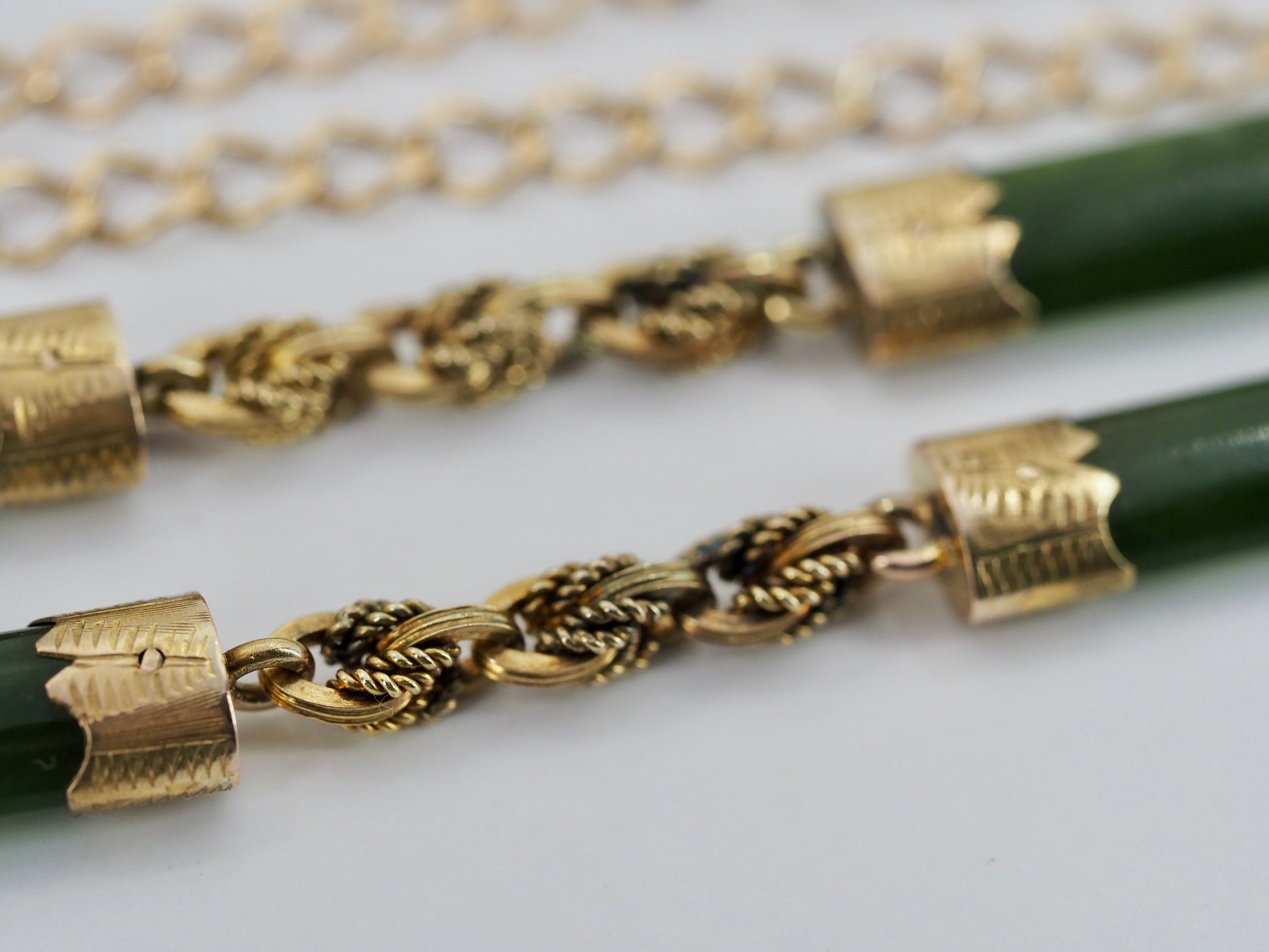 Vintage Nephrite Jade & 9ct Gold Necklace Hudsons Estate Jewellery