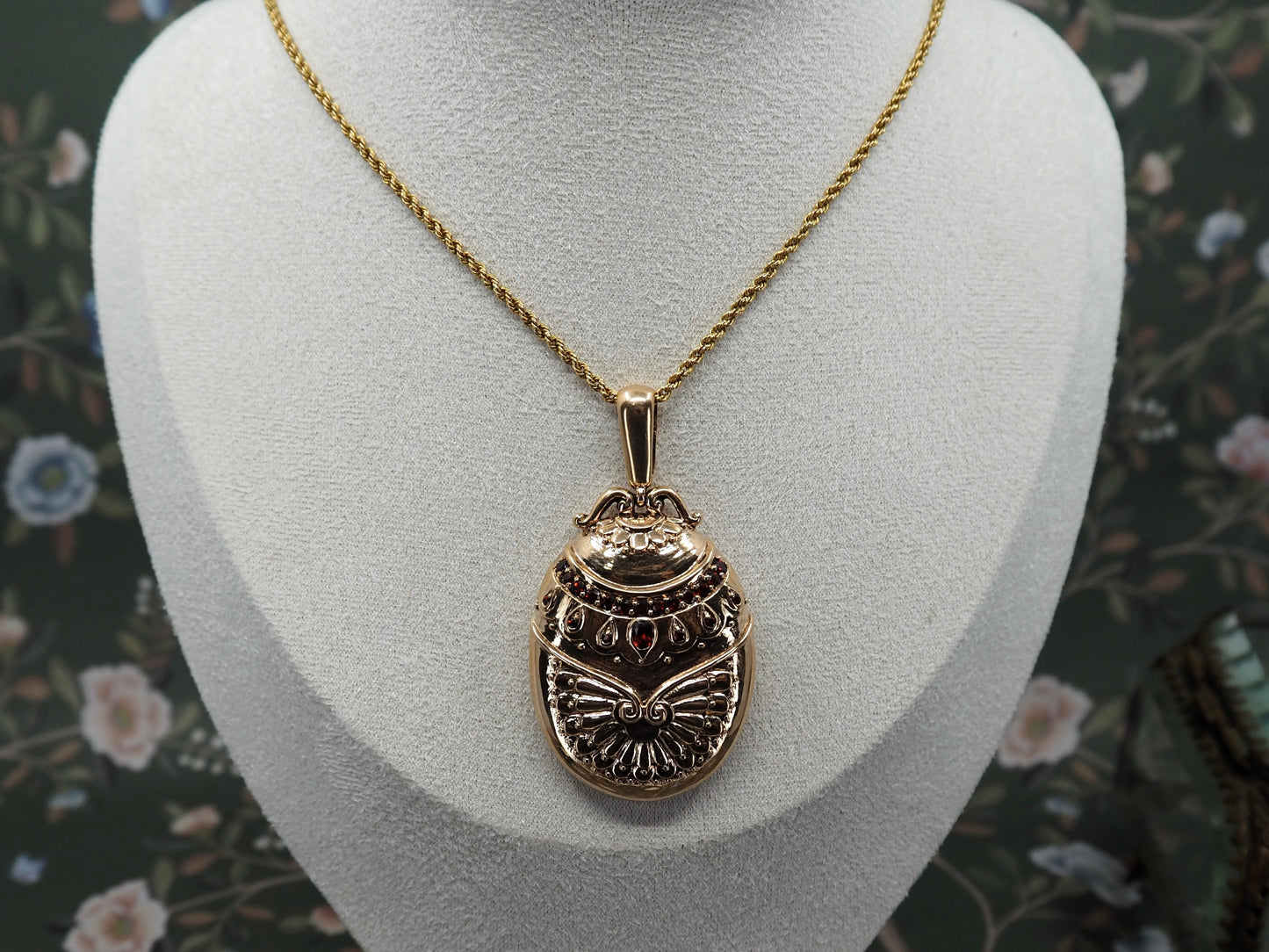 Vintage Garnet and 9ct Gold Locket Hudsons Estate Jewellery