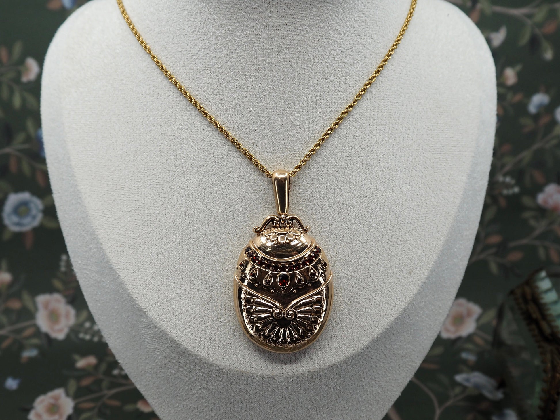 Vintage Garnet and 9ct Gold Locket Hudsons Estate Jewellery