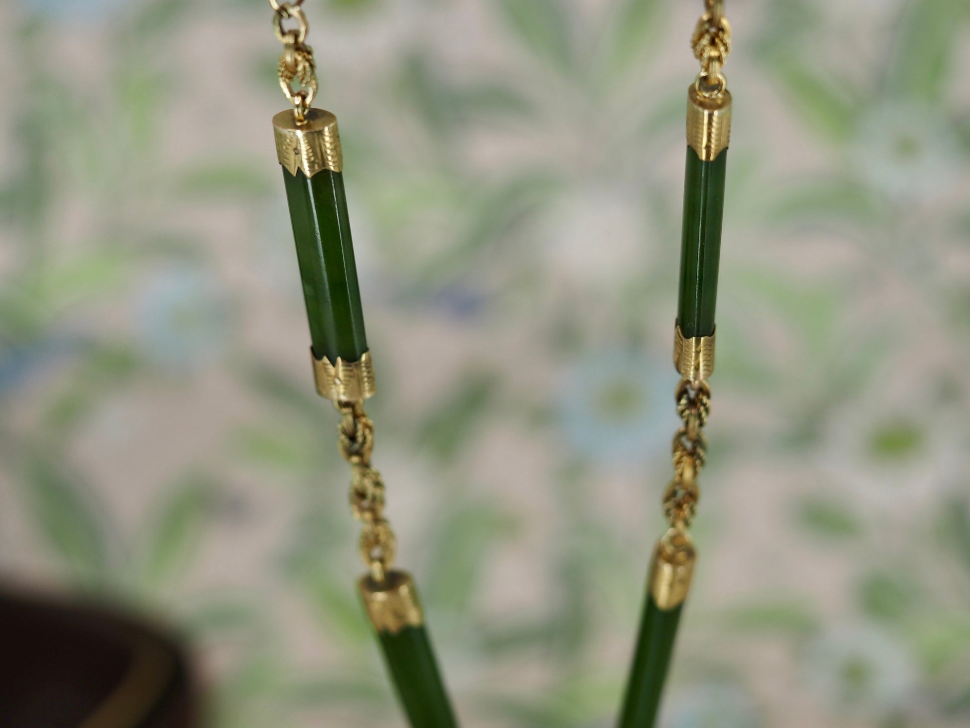 Vintage Nephrite Jade & 9ct Gold Necklace Hudsons Estate Jewellery