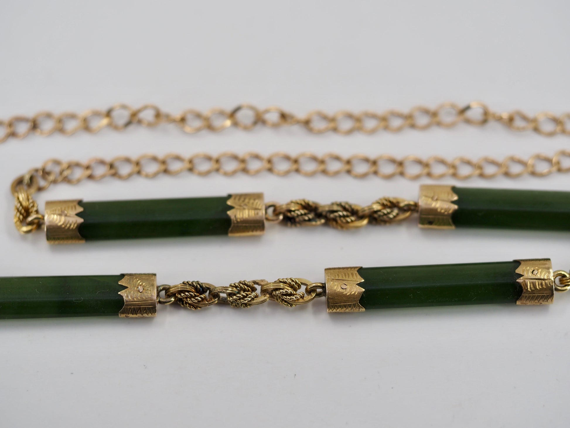 Vintage Nephrite Jade & 9ct Gold Necklace Hudsons Estate Jewellery