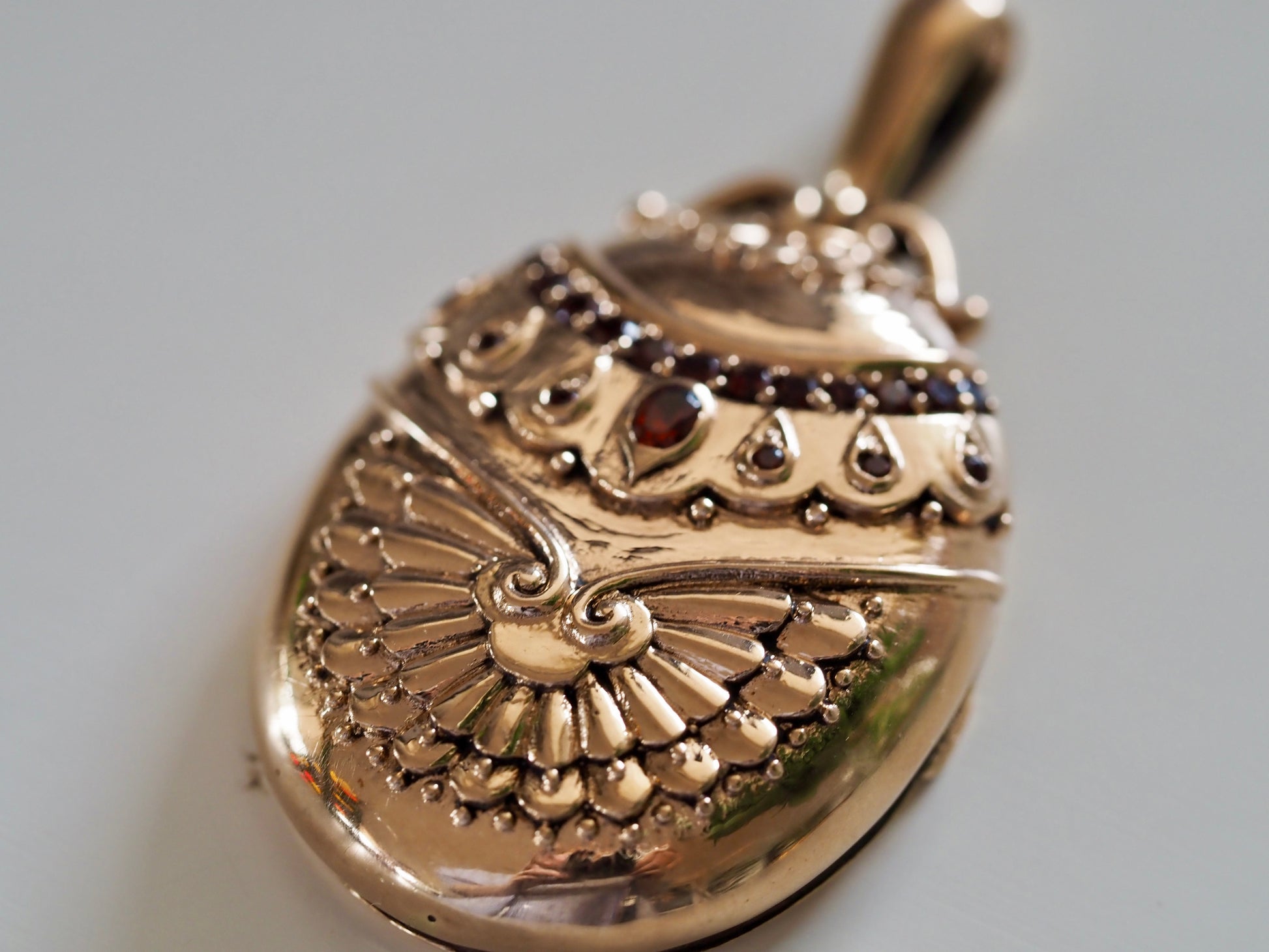 Vintage Garnet and 9ct Gold Locket Hudsons Estate Jewellery