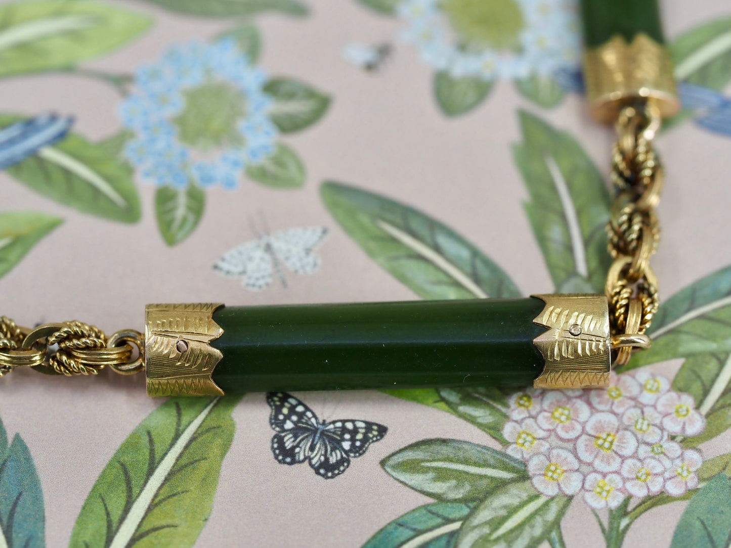 Vintage Nephrite Jade & 9ct Gold Necklace Hudsons Estate Jewellery