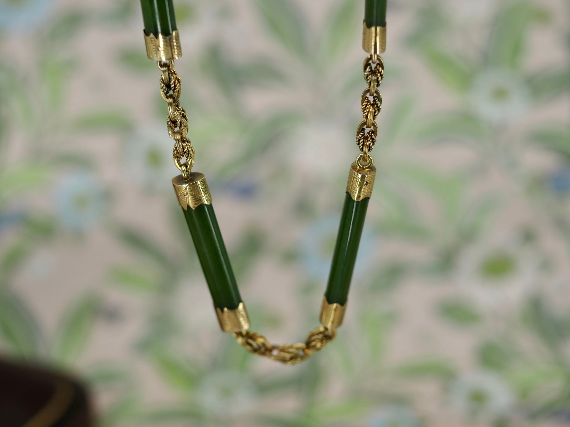 Vintage Nephrite Jade & 9ct Gold Necklace Hudsons Estate Jewellery
